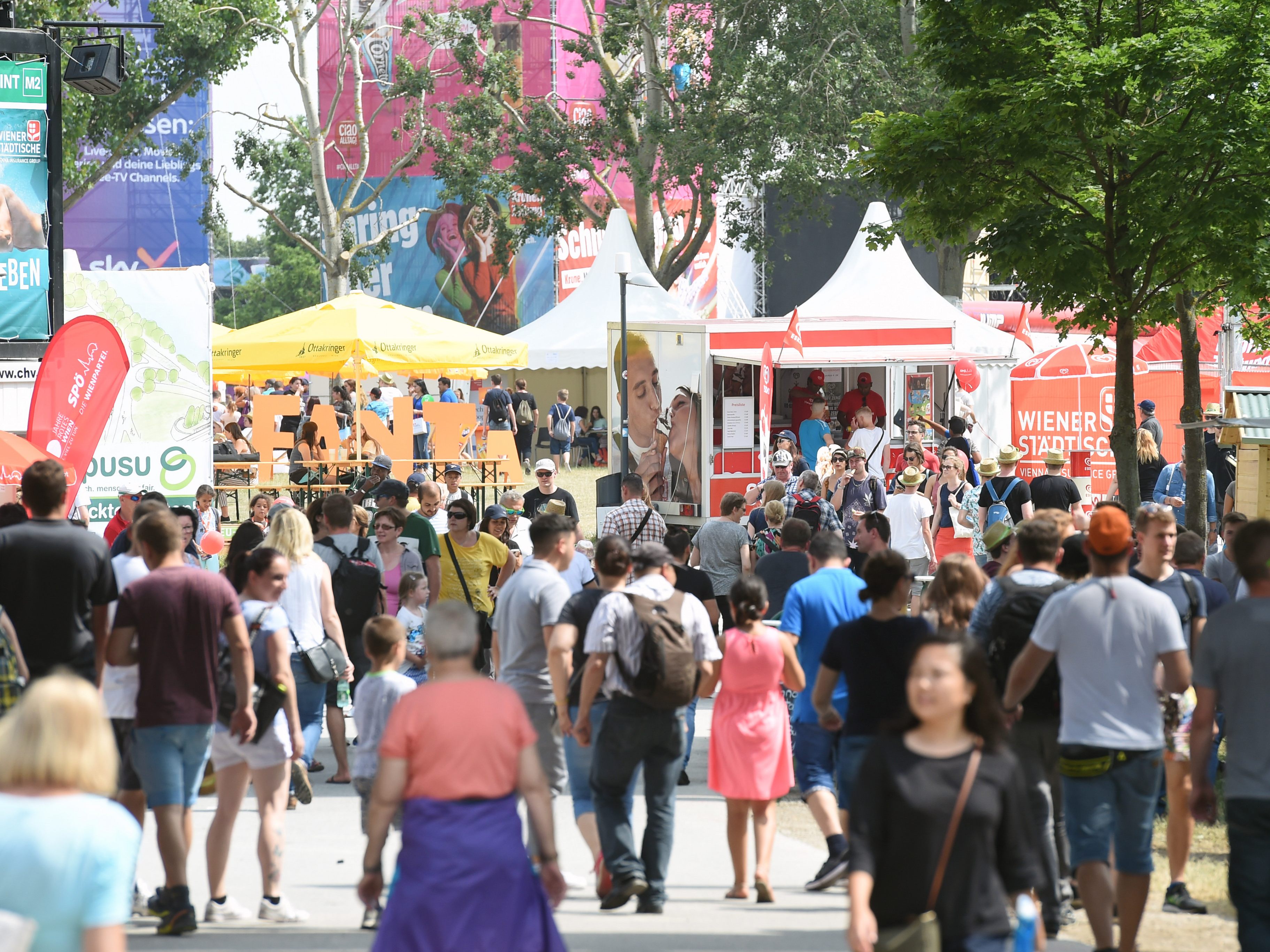Sicherheitskonzept am Wiener Donauinselfest. Sicherheitskonzept am Wiener Donauinselfest.