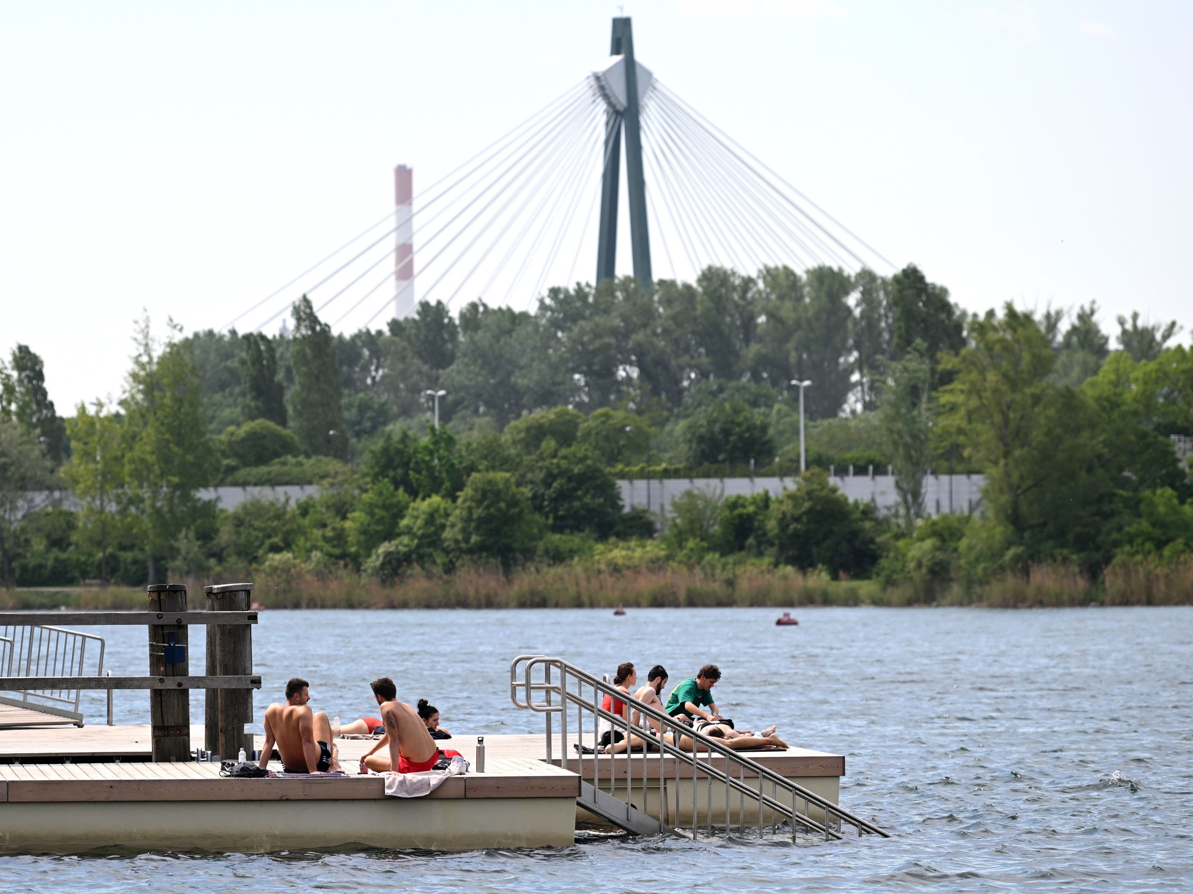 Ein pöbelnder Mann sorgte für einen Polizeieinsatz an der oberen Alten Donau in Wien. Ein pöbelnder Mann sorgte für einen Polizeieinsatz an der oberen Alten Donau in Wien.