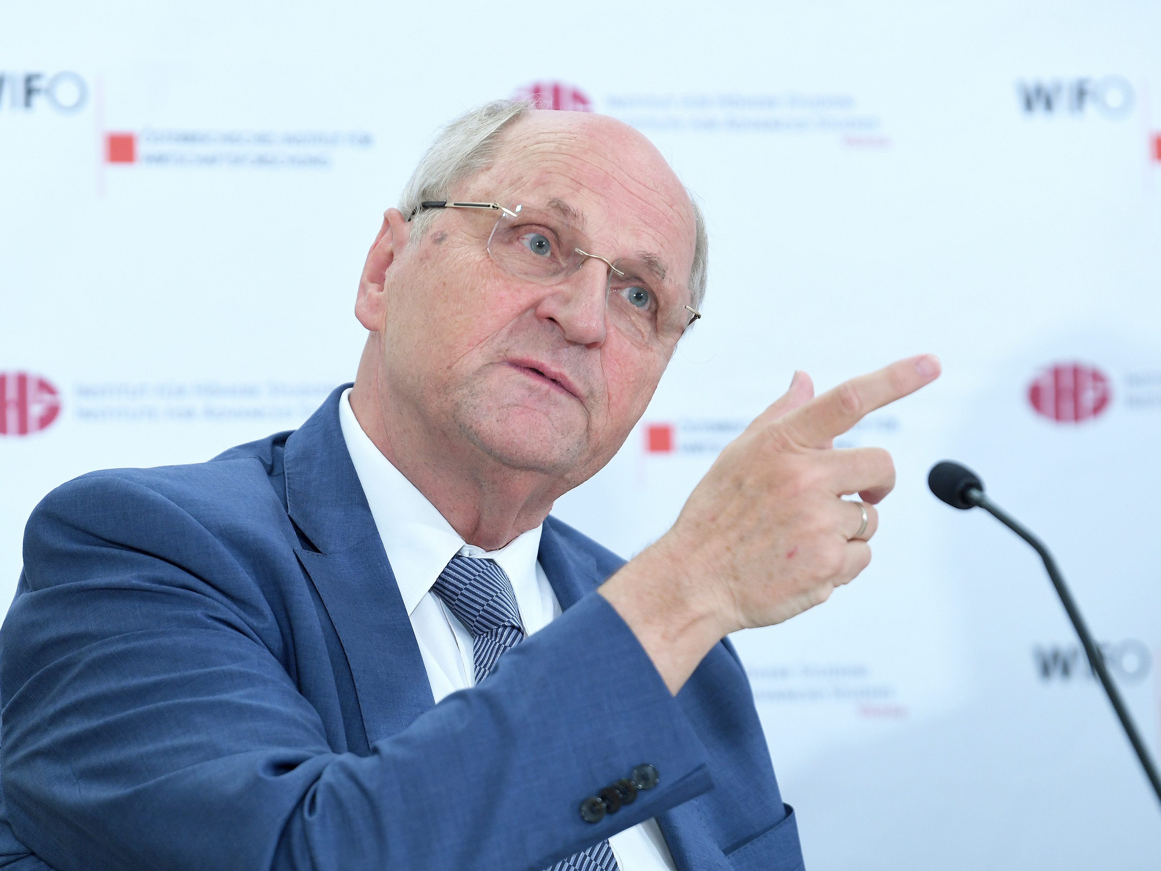 WIFO-Chef und Fiskalrat-Vorsitzender Christoph Badelt ist gegen "Geldverteilungsaktionen an alle".