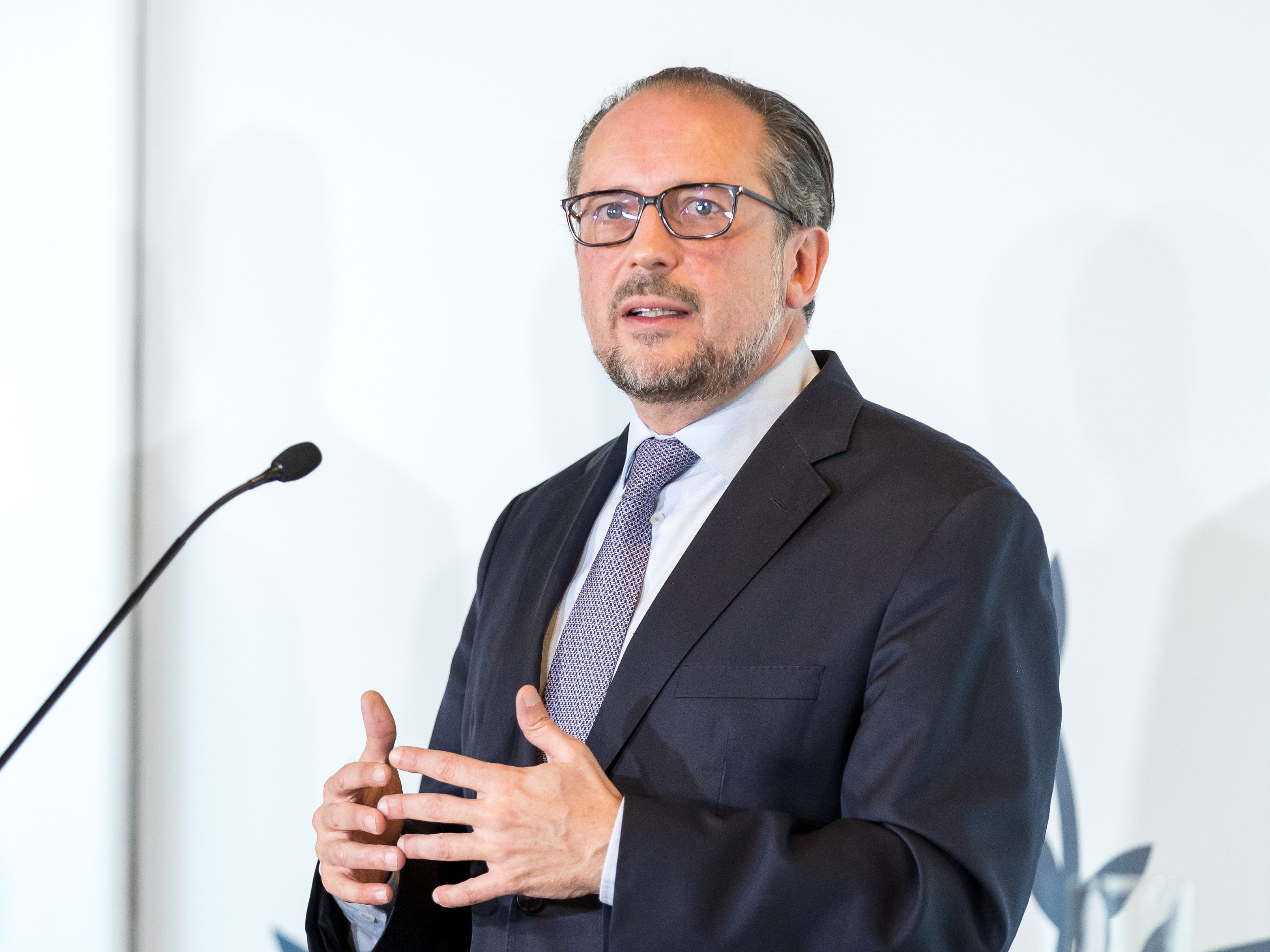 "Müssen Atomwaffen abschaffen, bevor sie uns abschaffen", betonte Schallenberg. In Wien steigt eine Konferenz des Atomwaffenverbotsvertrags. "Müssen Atomwaffen abschaffen, bevor sie uns abschaffen", betonte Schallenberg. In Wien steigt eine Konferenz des Atomwaffenverbotsvertrags.