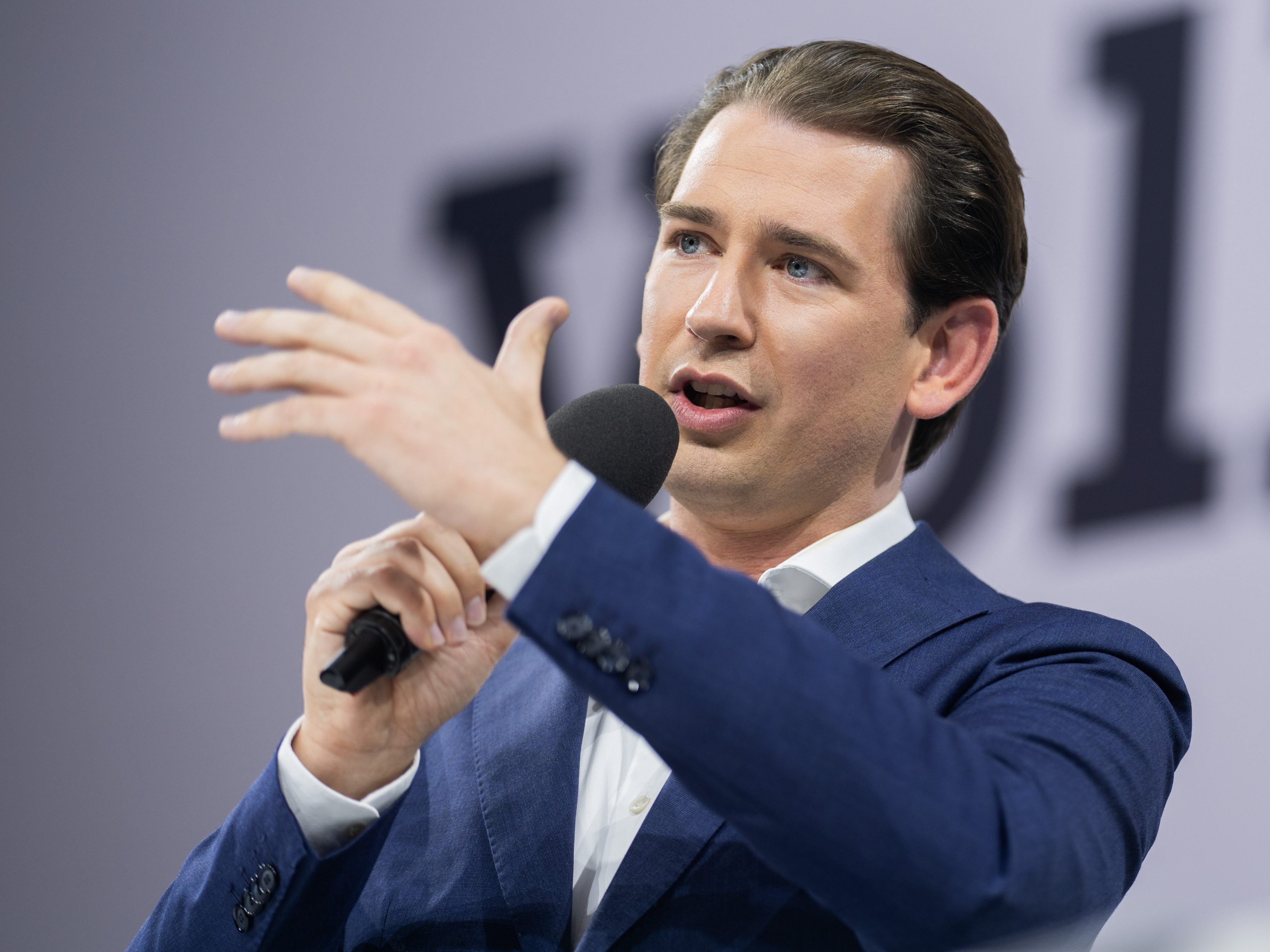 Kurz' Aussage zu Ukraine- Kriegsende durch Verhandeln führte zu Verwunderung. Kurz' Aussage zu Ukraine- Kriegsende durch Verhandeln führte zu Verwunderung.