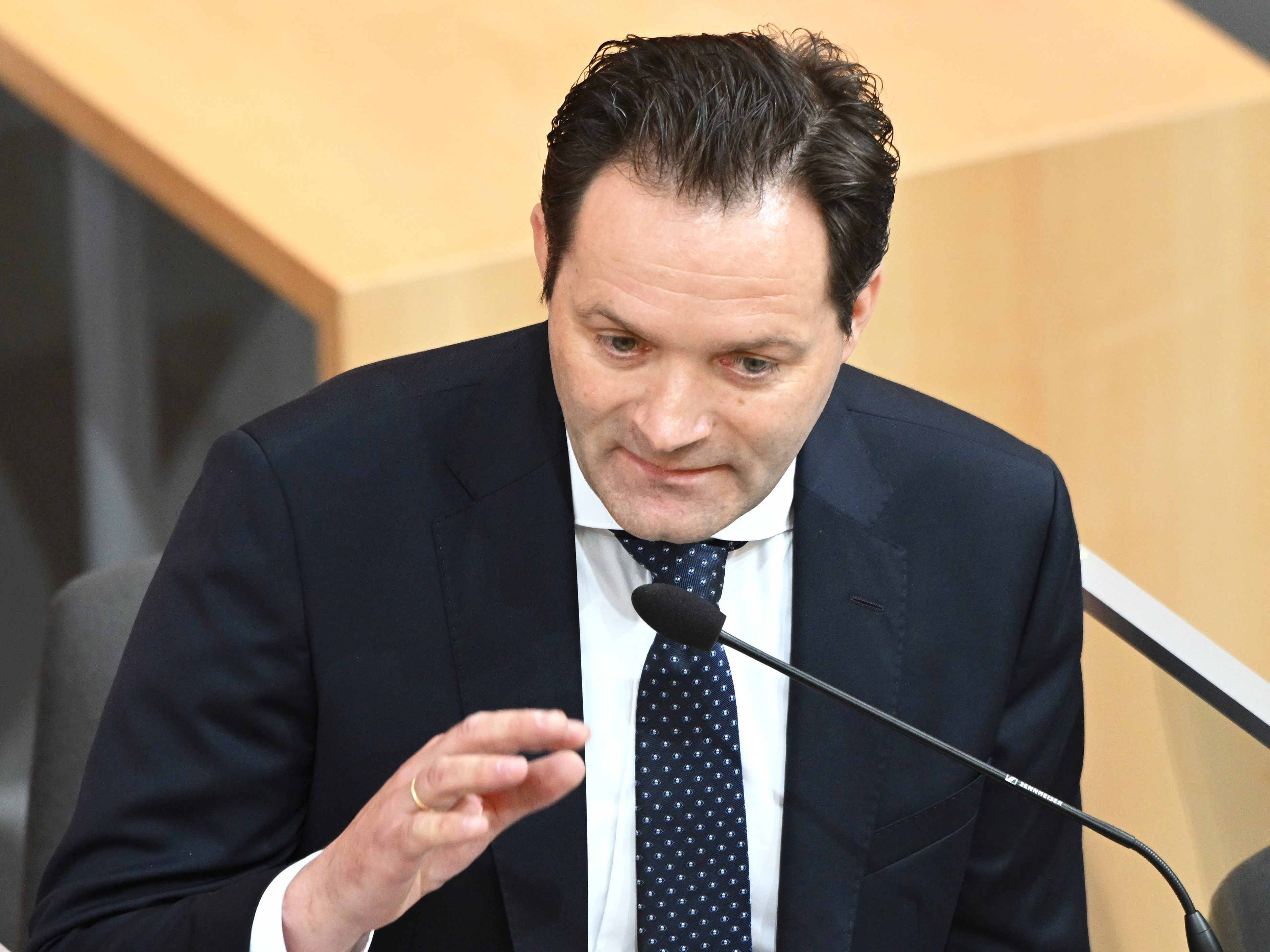 Norbert Totschnig zufolge bedeutet höherer Tierwohlstandard weniger Bauern.