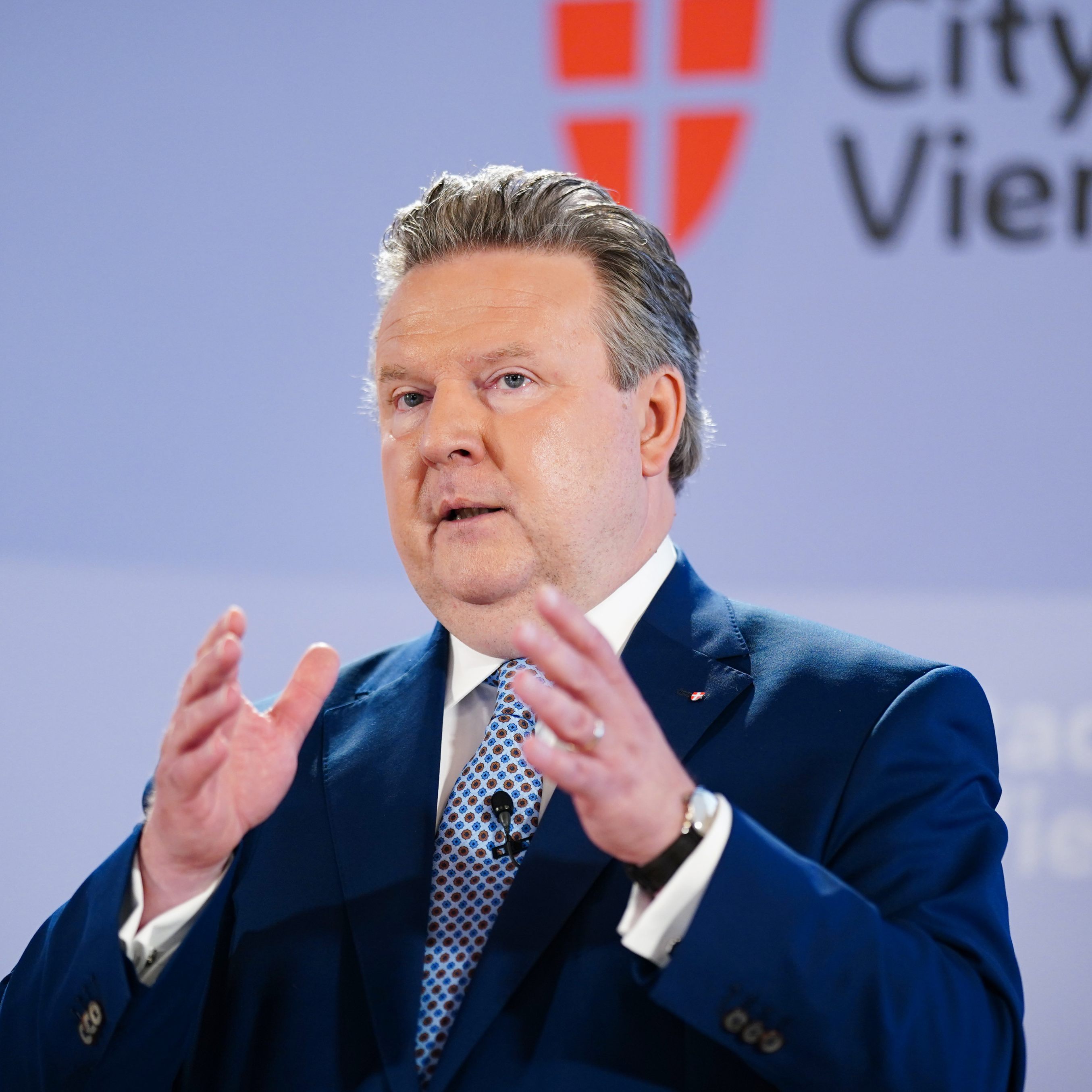 Wiens Bürgermeister Michael Ludwig (SPÖ) präsentierte gemeinsam mit Finanzstadtrat Peter Hanke (SPÖ) am Dienstag die Maßnahmen der Stadt Wien gegen die Teuerung.