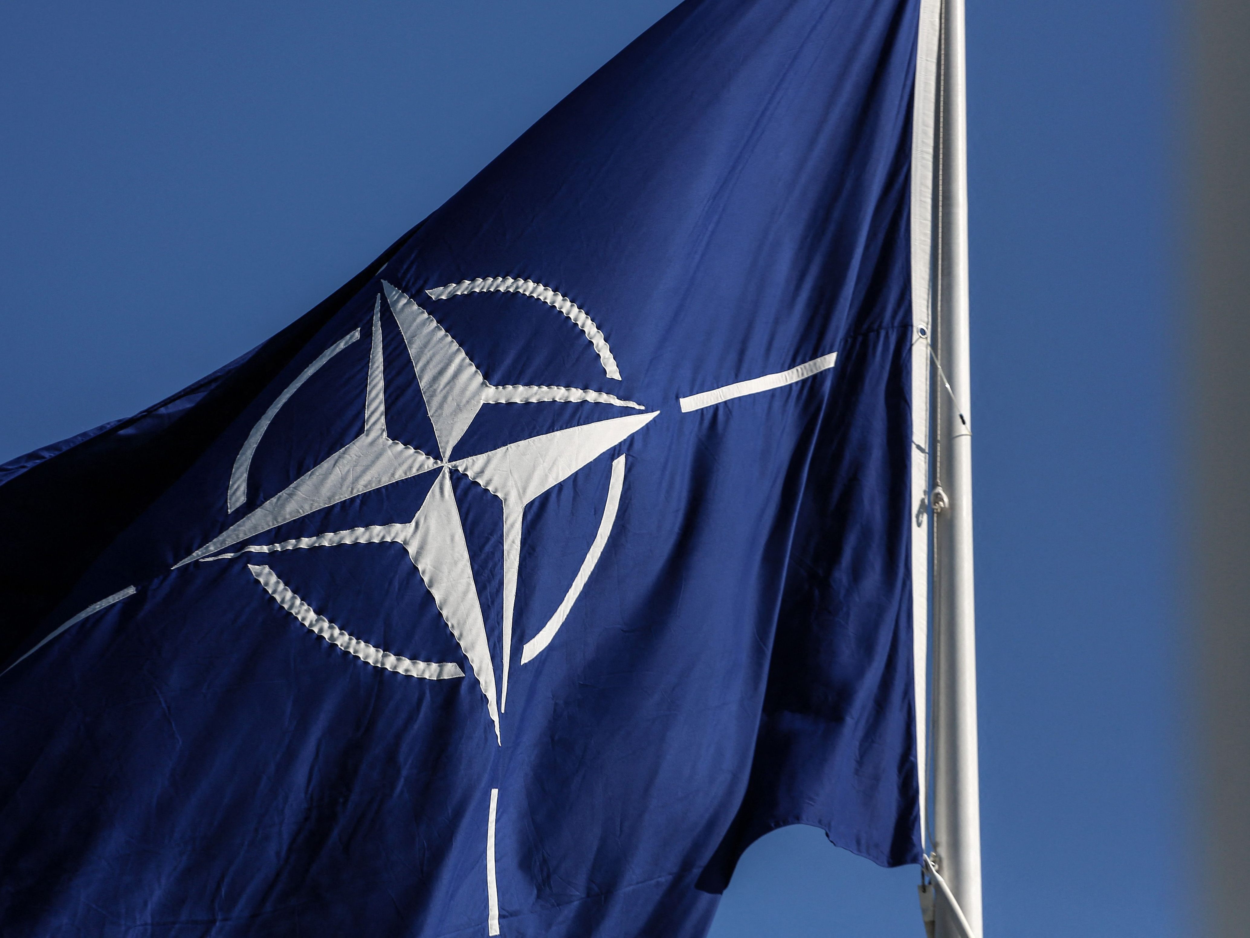 10.000 Polizisten und Sicherheitskräfte sorgen beim NATO-Gipfel in Madrid Ende Juni 2022 für Ruhe und Ordnung. 10.000 Polizisten und Sicherheitskräfte sorgen beim NATO-Gipfel in Madrid Ende Juni 2022 für Ruhe und Ordnung.