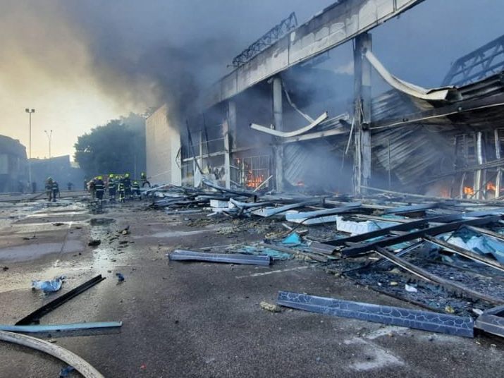 Es werden viele Tote bei dem Angriff auf ein ukrainisches Einkaufszentrum erwartet. Es werden viele Tote bei dem Angriff auf ein ukrainisches Einkaufszentrum erwartet.