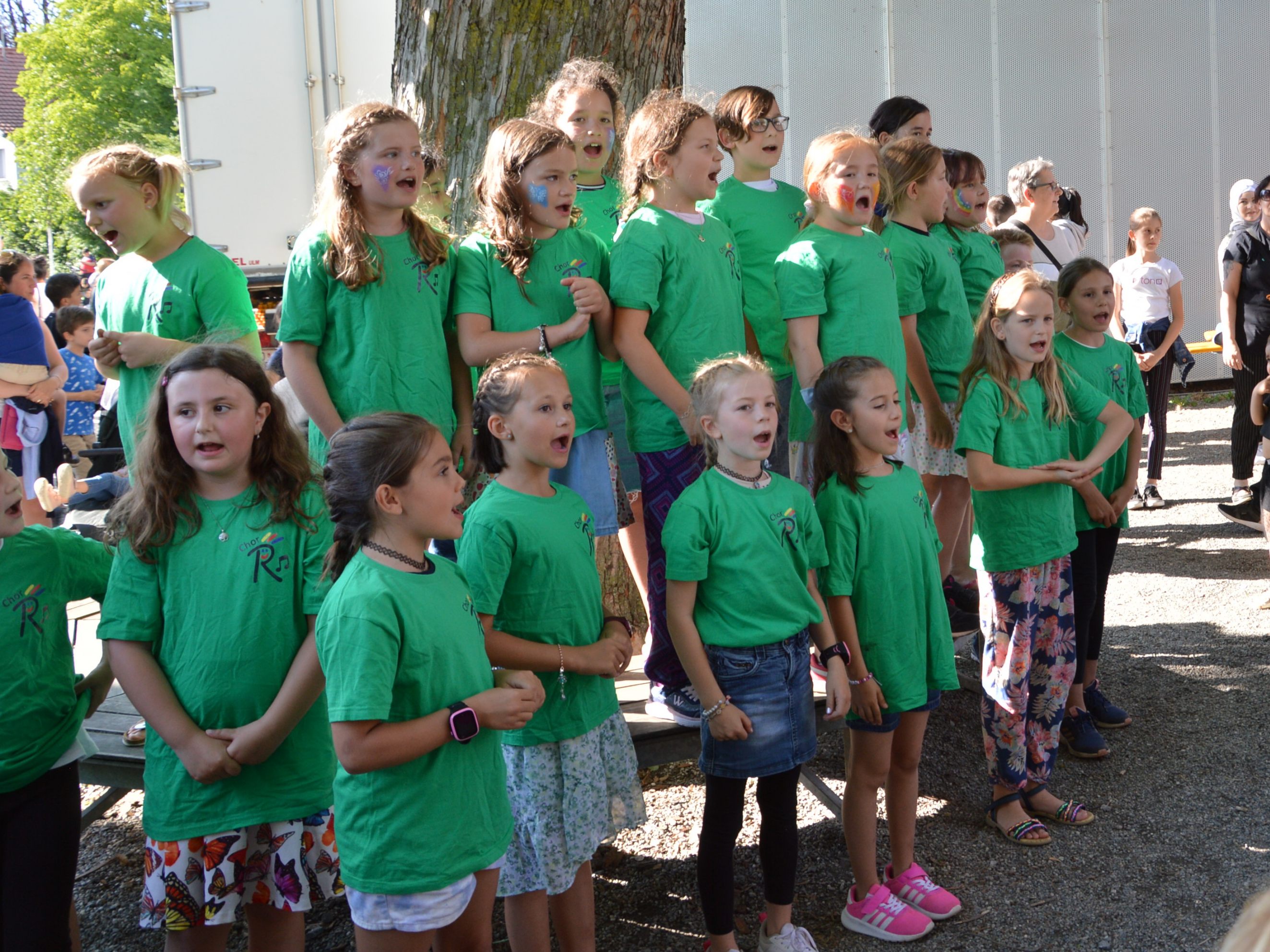 Fröhliches Schulfest der Volksschule Lustenau Rheindorf Fröhliches Schulfest der Volksschule Lustenau Rheindorf