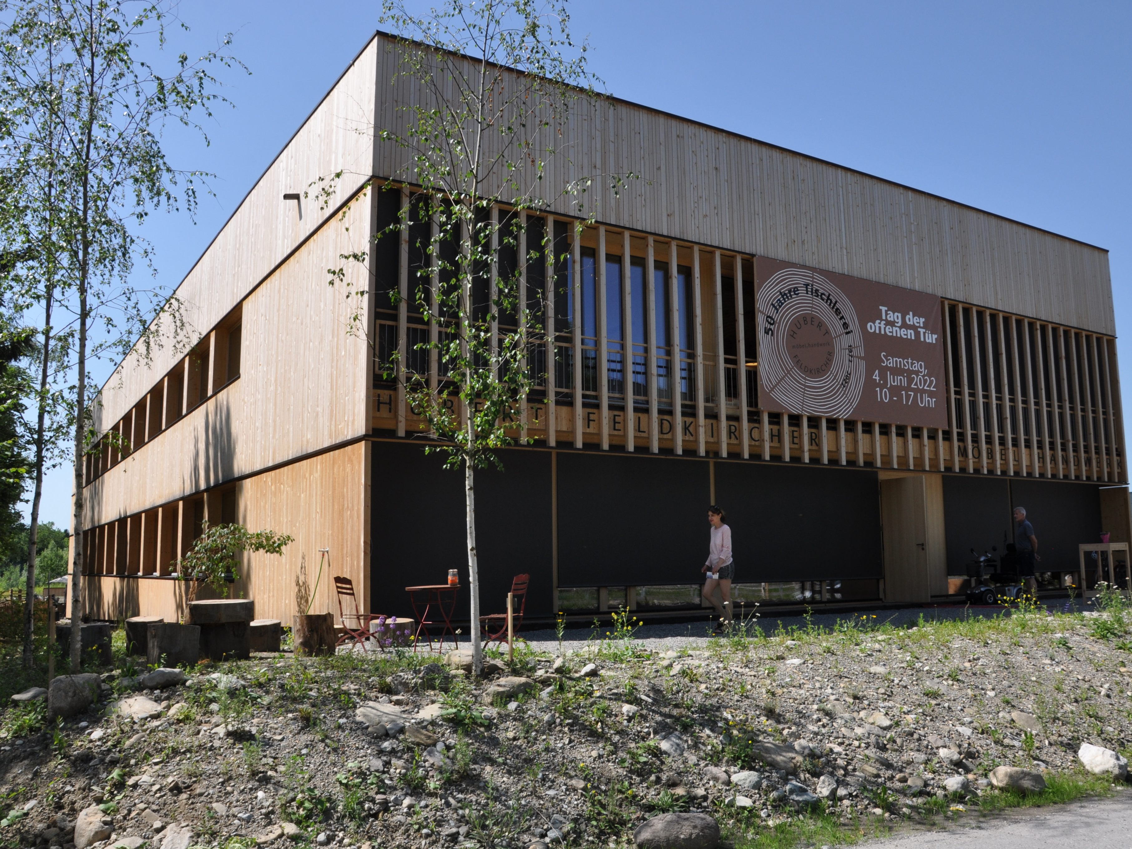 Mit einem Tag der offenen Tür wurde der neue Firmenstammsitz im Gewerbegebiet Dornbirn-Nord offiziell eröffnet. Mit einem Tag der offenen Tür wurde der neue Firmenstammsitz im Gewerbegebiet Dornbirn-Nord offiziell eröffnet.
