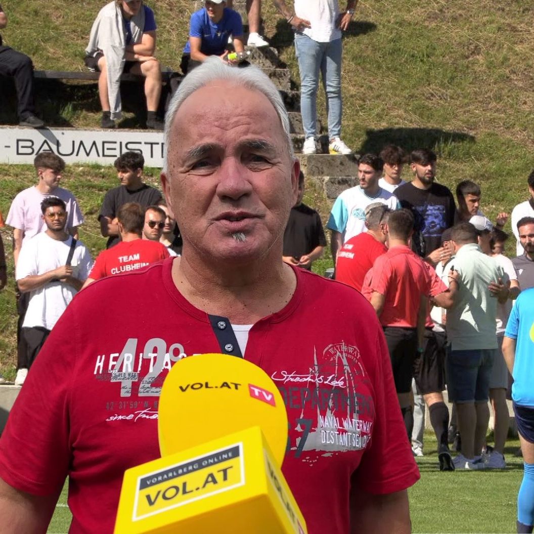 Moderator Helmut Welte erlebte die Tumulte hautnah.