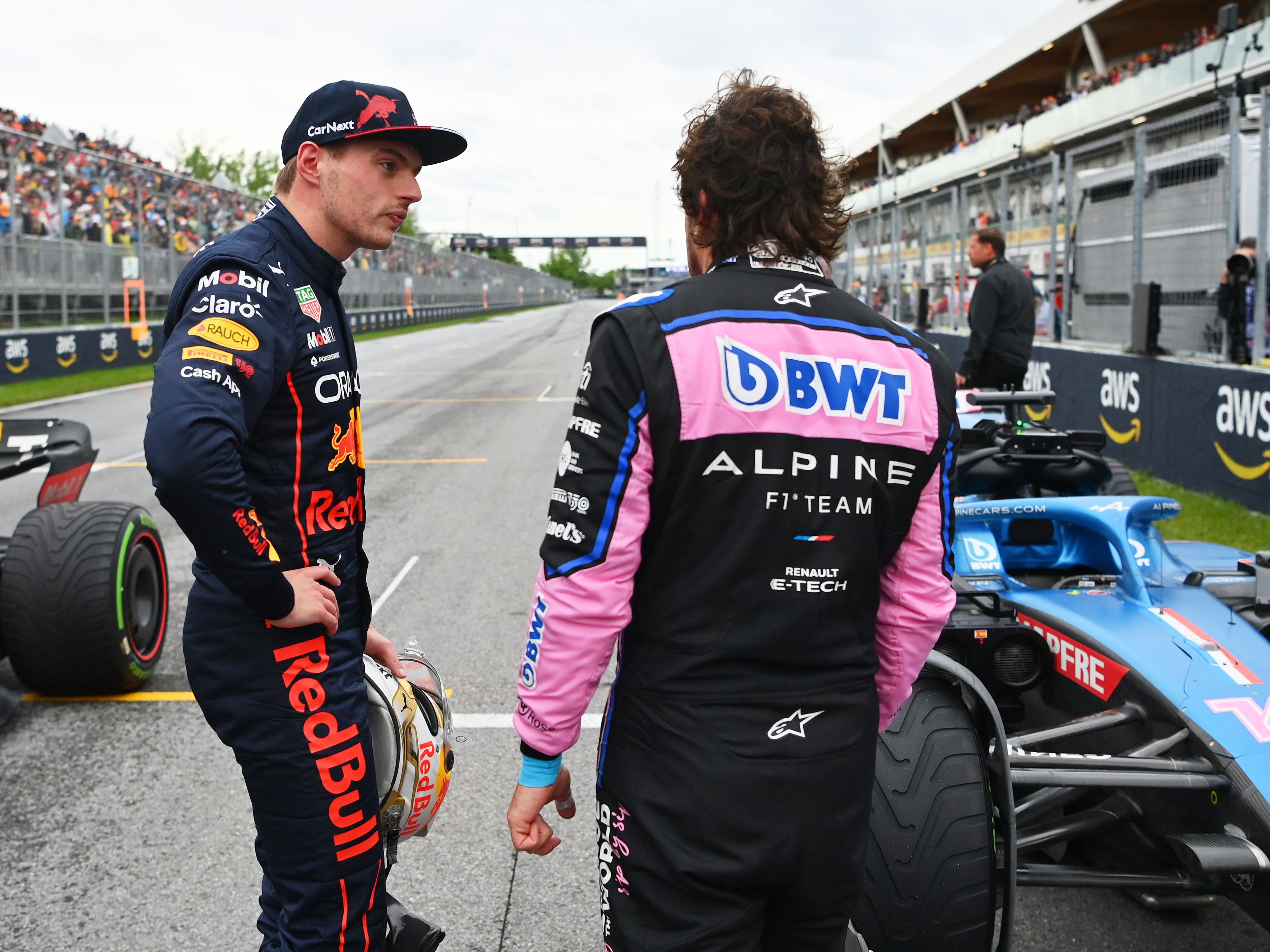 Auch Polemann VErstappen kann es kaum glauben - Fernando Alonso steht neben ihm. Auch Polemann VErstappen kann es kaum glauben - Fernando Alonso steht neben ihm.