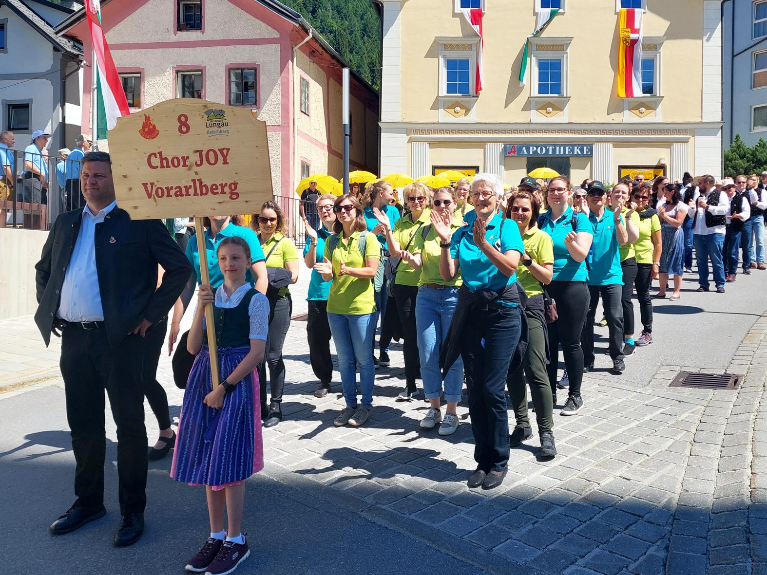Der Festumzug bildete den stimmungsvollen Ausklang des Chorfestivals im Lungau. Der Festumzug bildete den stimmungsvollen Ausklang des Chorfestivals im Lungau.