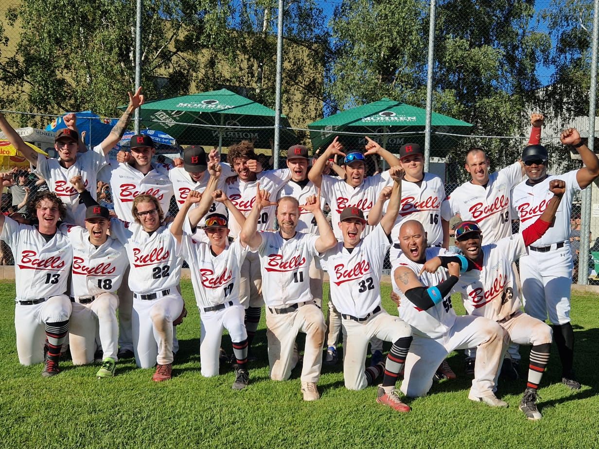 Die gesamte Bulls-Family freut sich über den unglaublichen Sieg in Spiel 2!