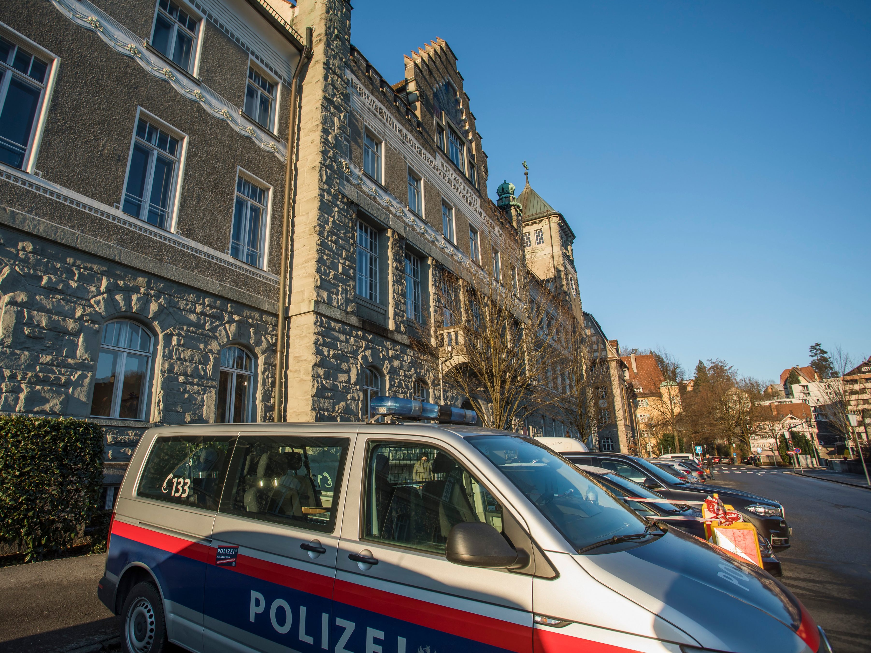 Die Staatsanwaltschaft habe eine entsprechende Anklage eingebracht. Die Staatsanwaltschaft habe eine entsprechende Anklage eingebracht.