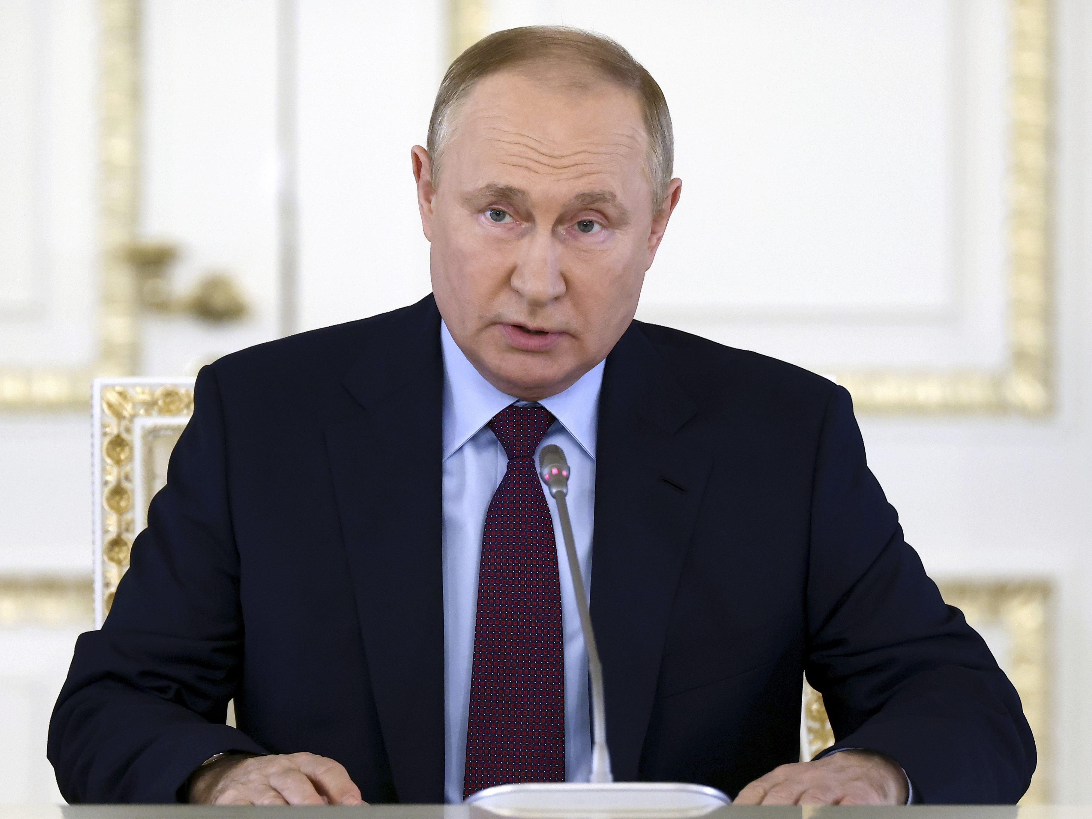 Putin wirft dem Westen im Rahmen des Wirtschaftsforums in Petersburg Fehler vor. Putin wirft dem Westen im Rahmen des Wirtschaftsforums in Petersburg Fehler vor.