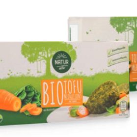 Der Lebensmitteldiskonter Hofer ruft "NATUR aktiv bzw. BIO natura Vegane Medaillons, Sorte Tofumedaillons mit Spinat" (320 g) mit Mindesthaltbarkeitsdatum/Charge 14.01.2023/L.21170, 18.01.2023/L.21166 und 15.04.2023/L.21079 zurück.