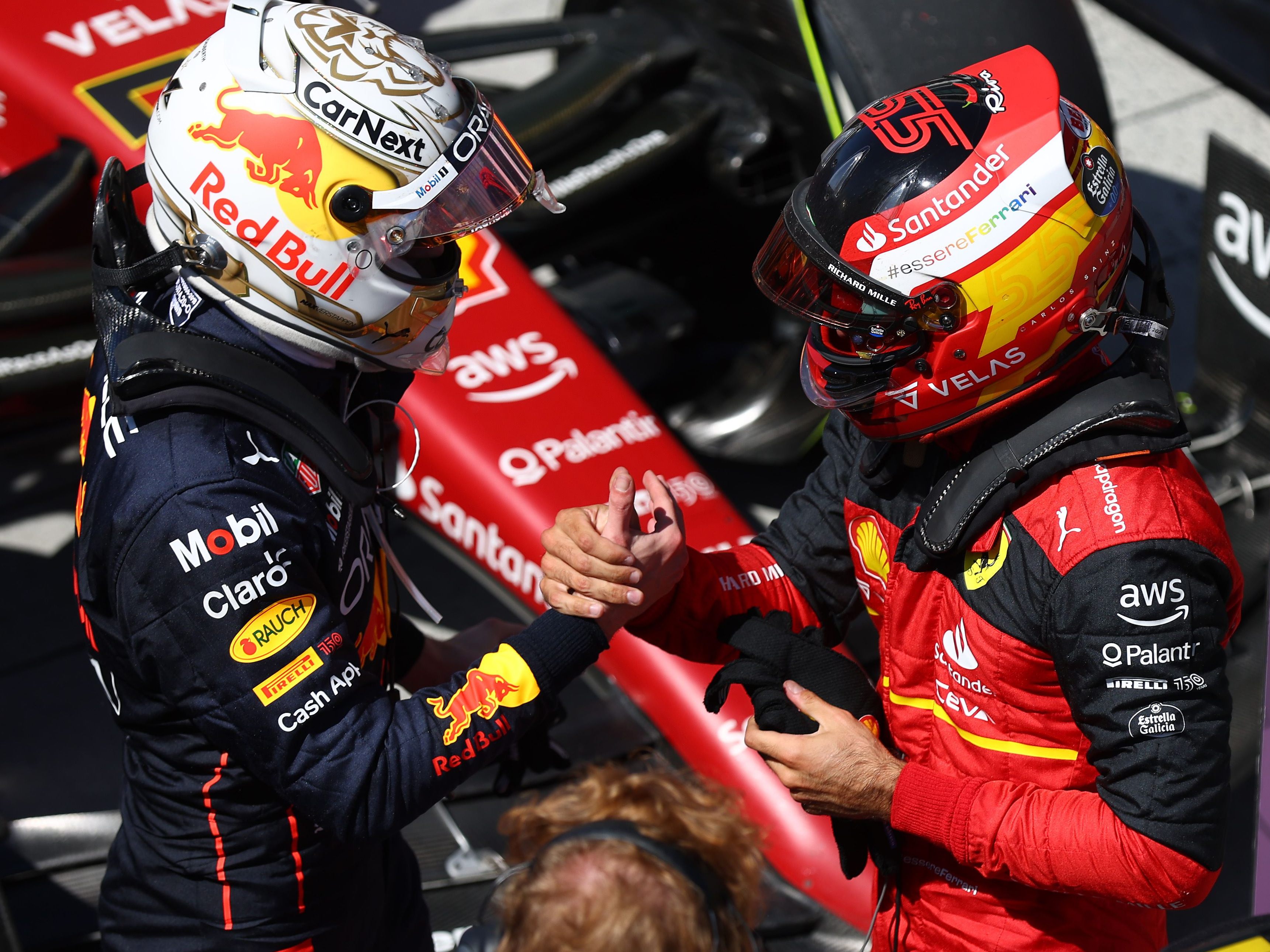 Zum Schluss war es richtig knapp - Verstappen blieb vor Sainz. Zum Schluss war es richtig knapp - Verstappen blieb vor Sainz.