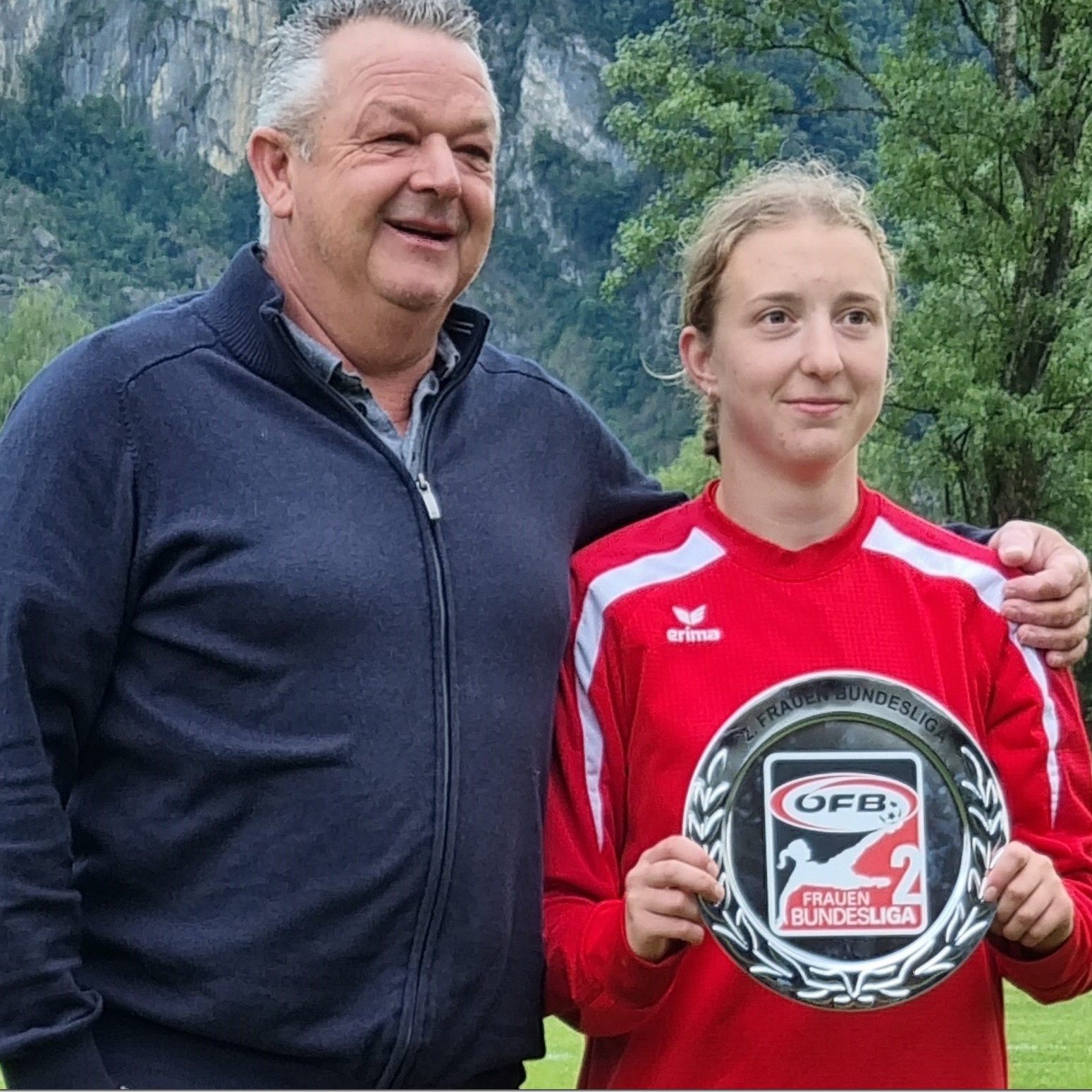 Werner Brunold und Caroline Fritsch hielten schon die Meisterschale in Händen.