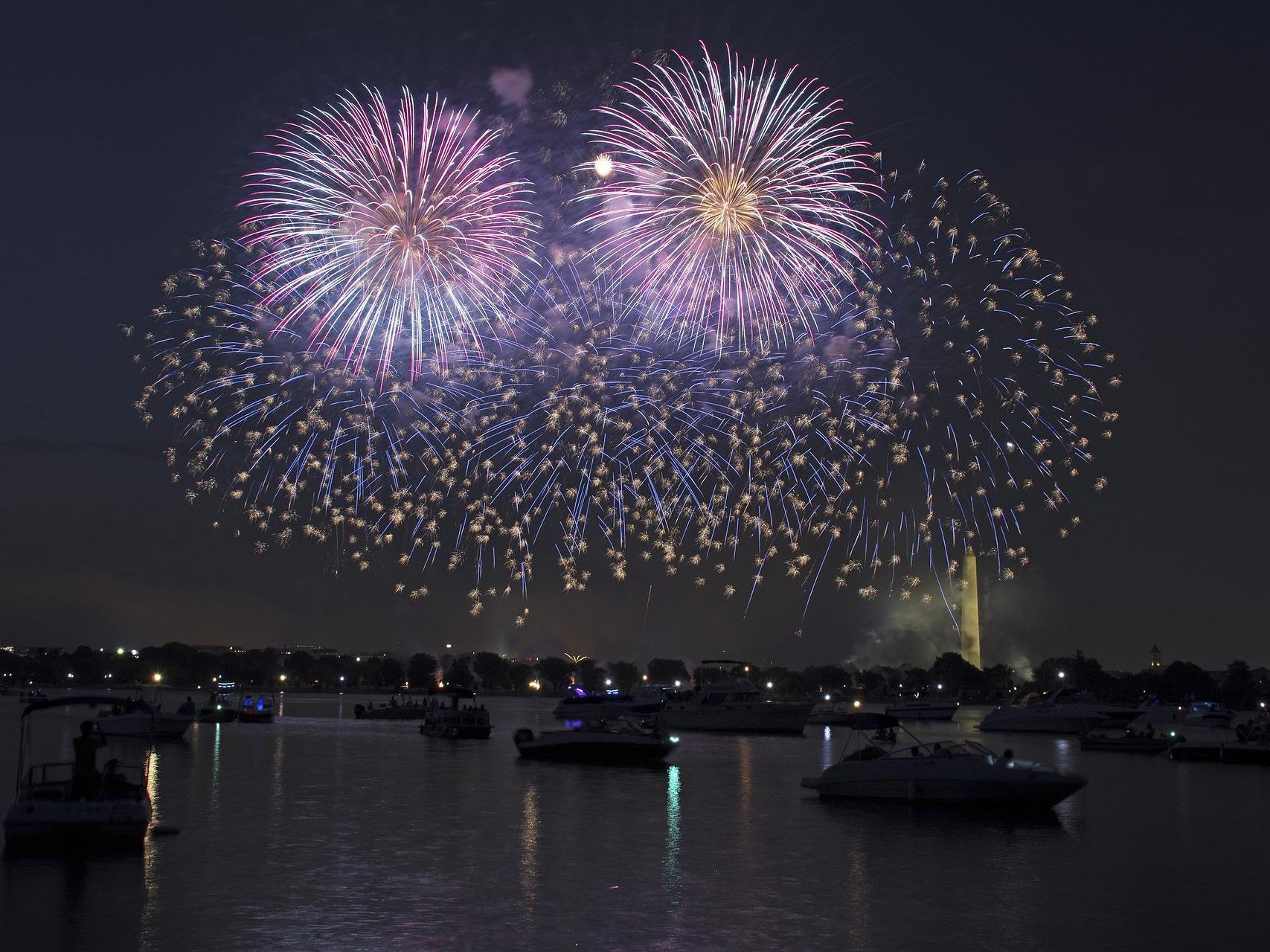 2022 wird leider kein Lichterfest an der Alten Donau in Wien stattfinden.