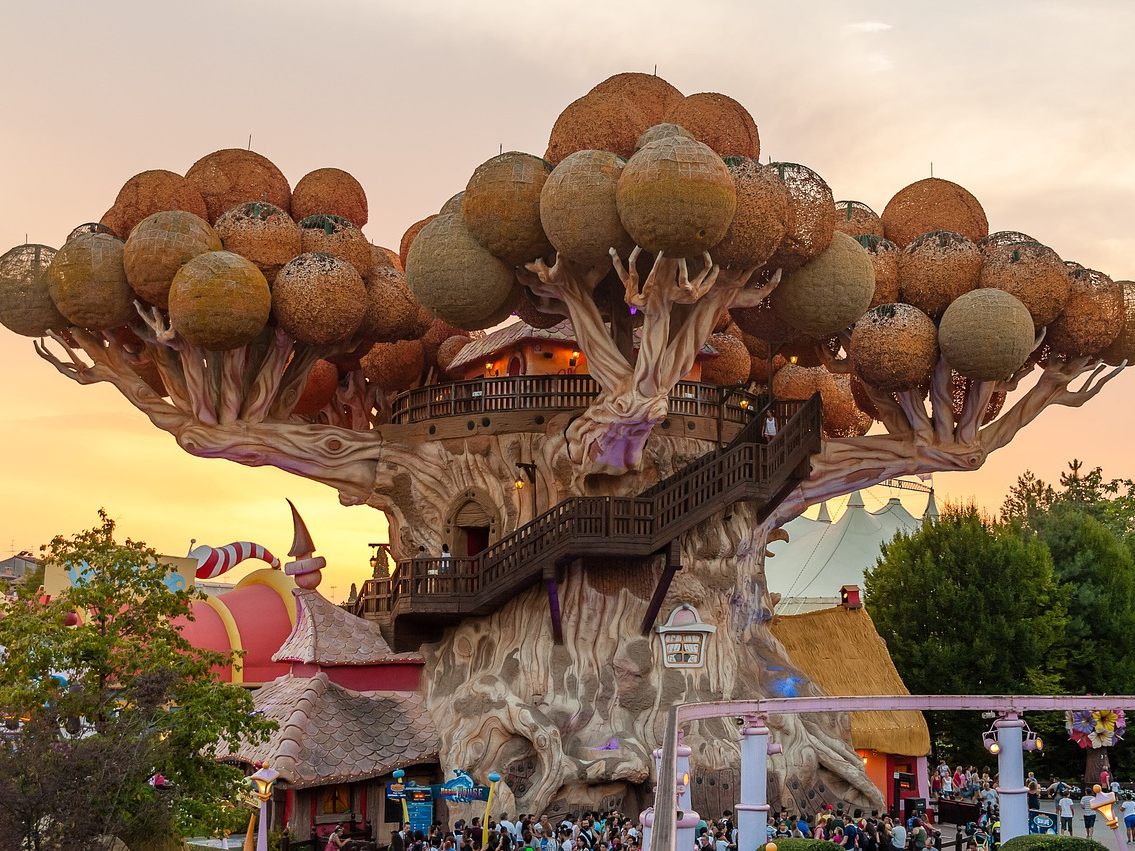 Personalmangel: Vergnügungspark Gardaland muss früher schließen. Personalmangel: Vergnügungspark Gardaland muss früher schließen.
