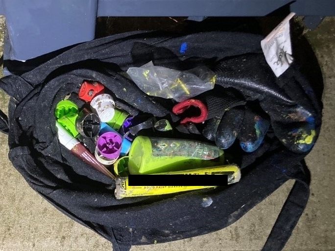 Vier Graffiti-Sprayer sindvon der Polizei in Wien-Döbling geschnappt worden. Vier Graffiti-Sprayer sindvon der Polizei in Wien-Döbling geschnappt worden.