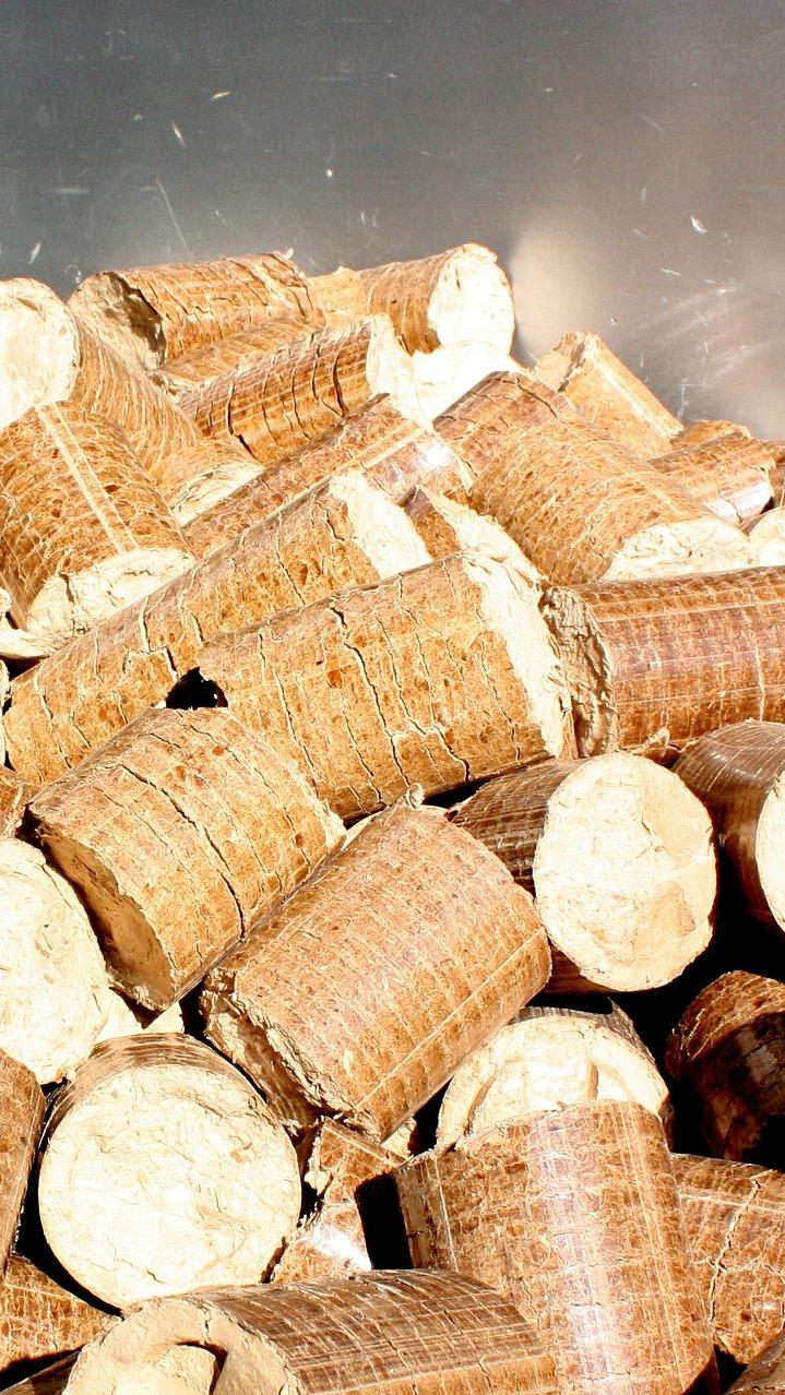 Pellets sind teurer geworden- die Branche fordert eine Bevorratungspflicht.