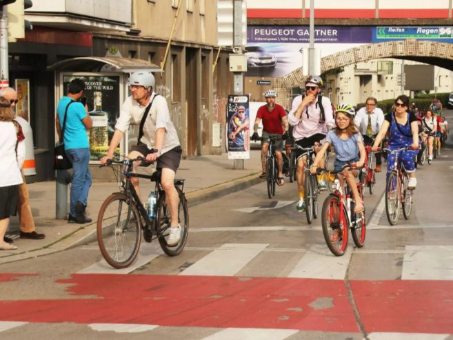 Die Rad-Demo „Holiday Bike Ride“führt durch Meidling und Liesing. Die Rad-Demo „Holiday Bike Ride“führt durch Meidling und Liesing.