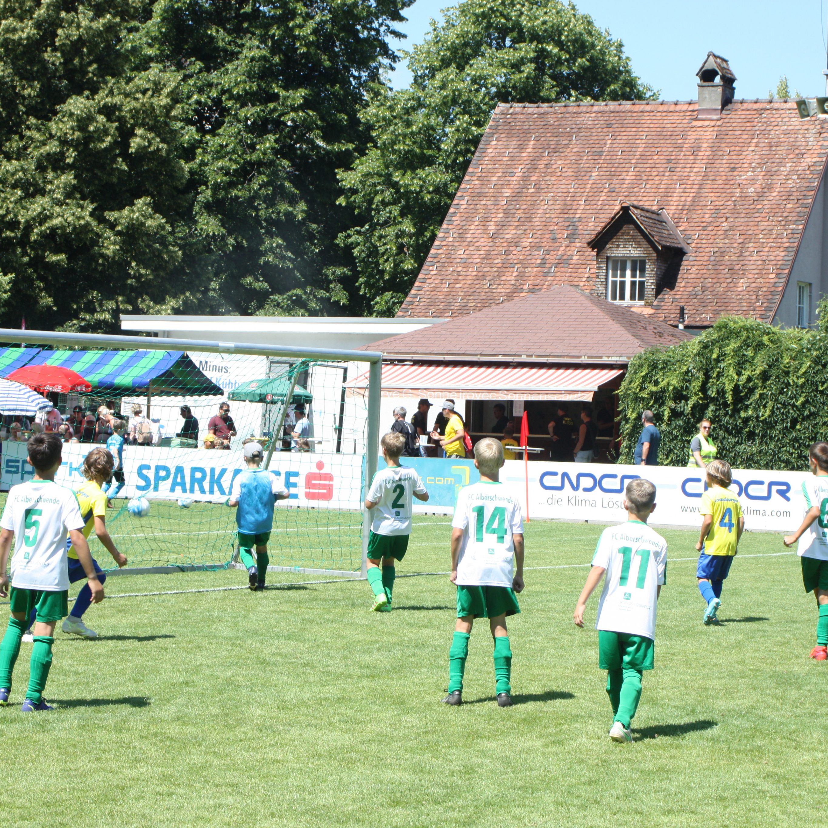 Der Ball ist im Netz: Viele Tore fielen beim Nachwuchsturnier der Unter-9-Jährigen in Rankweil.