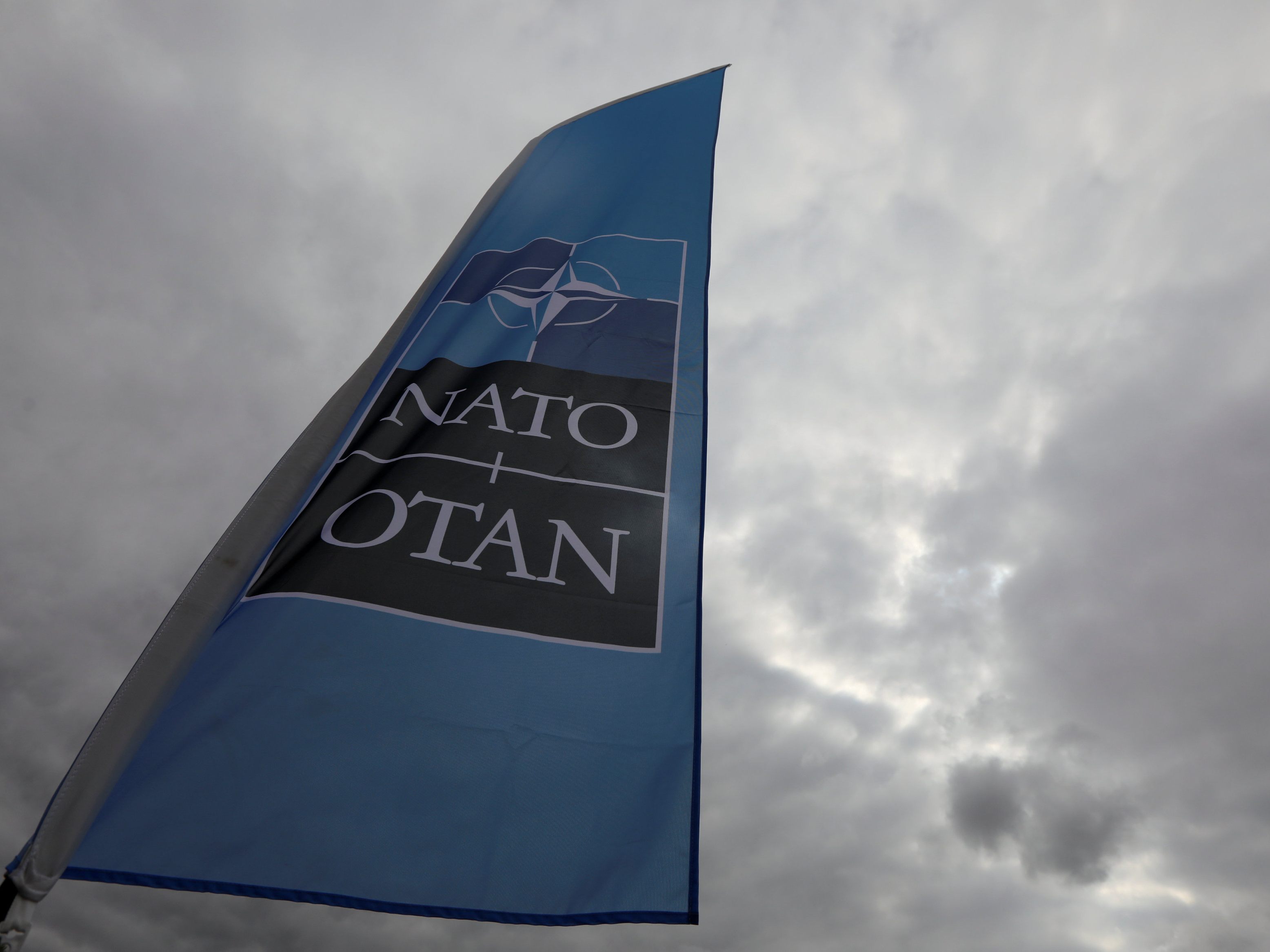 Finnland und Schweden beantragten NATO-Aufnahme. US-Repräsentantenhaus unterstützt Beitritt.