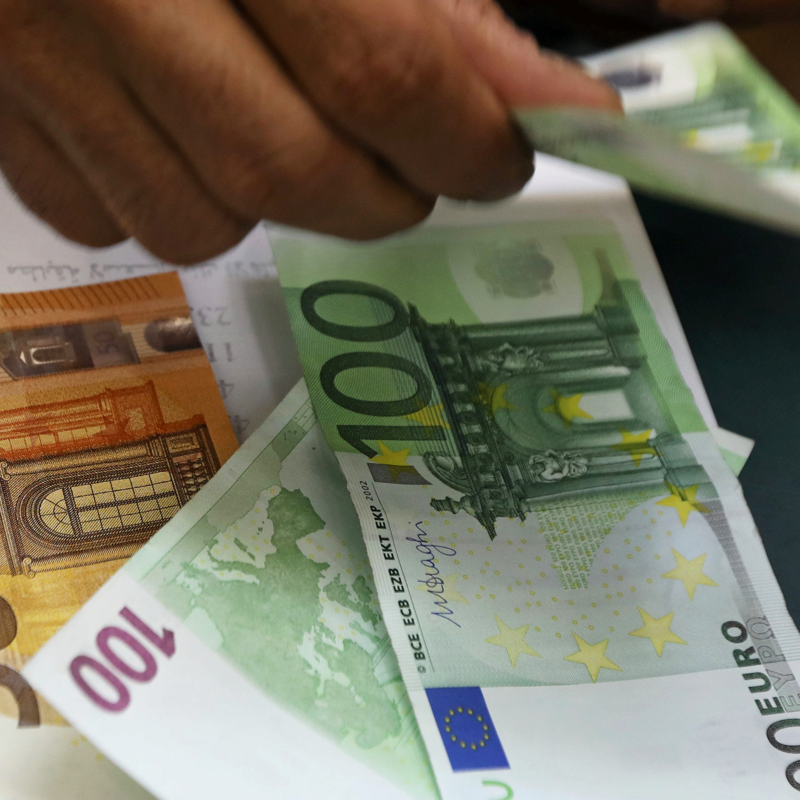 Während es einen Budget-Rückgang bei den Corona-Hilfen in Österreich gab, stiegen die Ausgaben zur Bekämpfung der Teuerung.