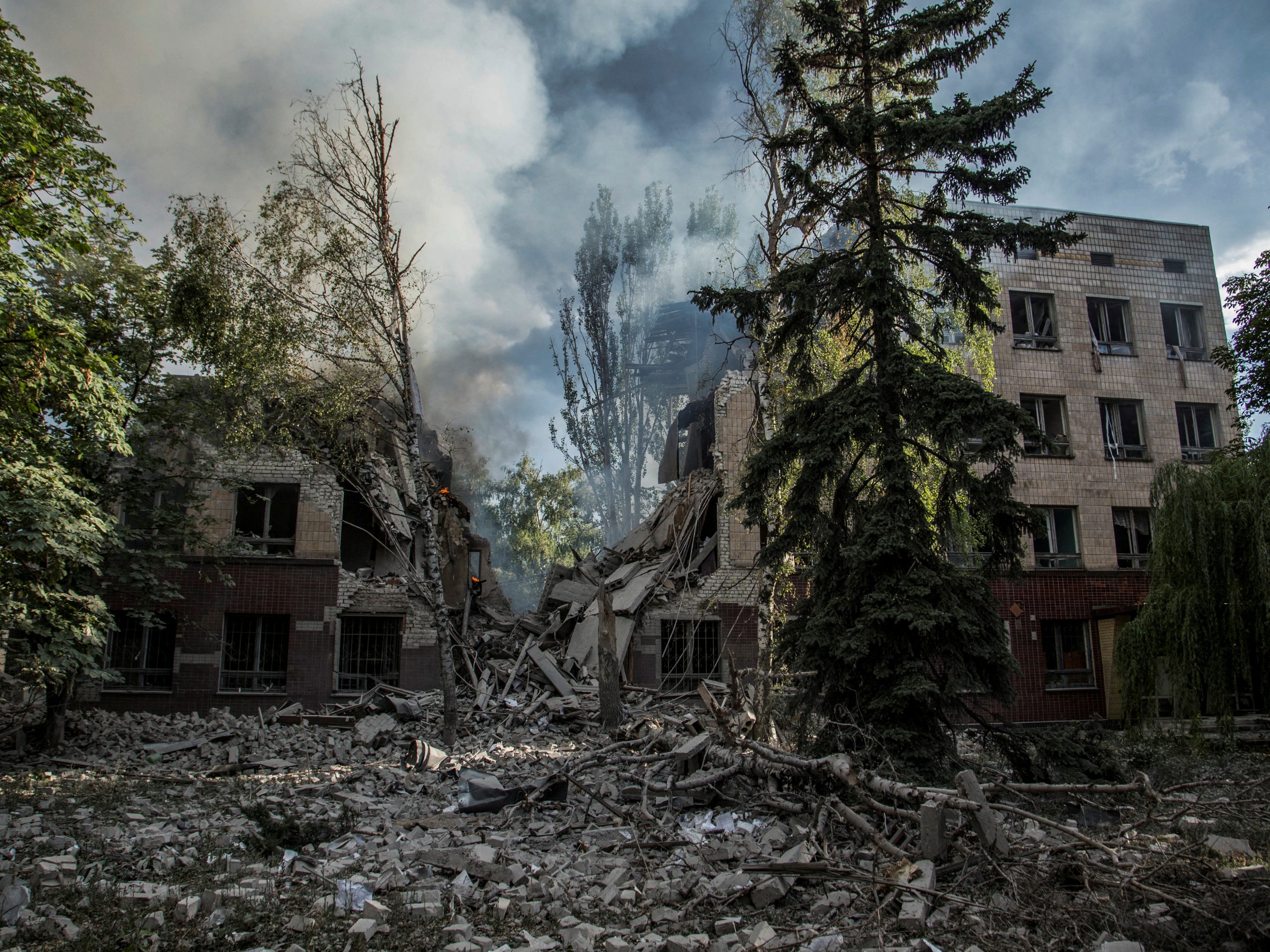 Sergej Schoigu meldete "Befreiung" der gesamten ostukrainischen Region an Präsident Putin. Sergej Schoigu meldete "Befreiung" der gesamten ostukrainischen Region an Präsident Putin.