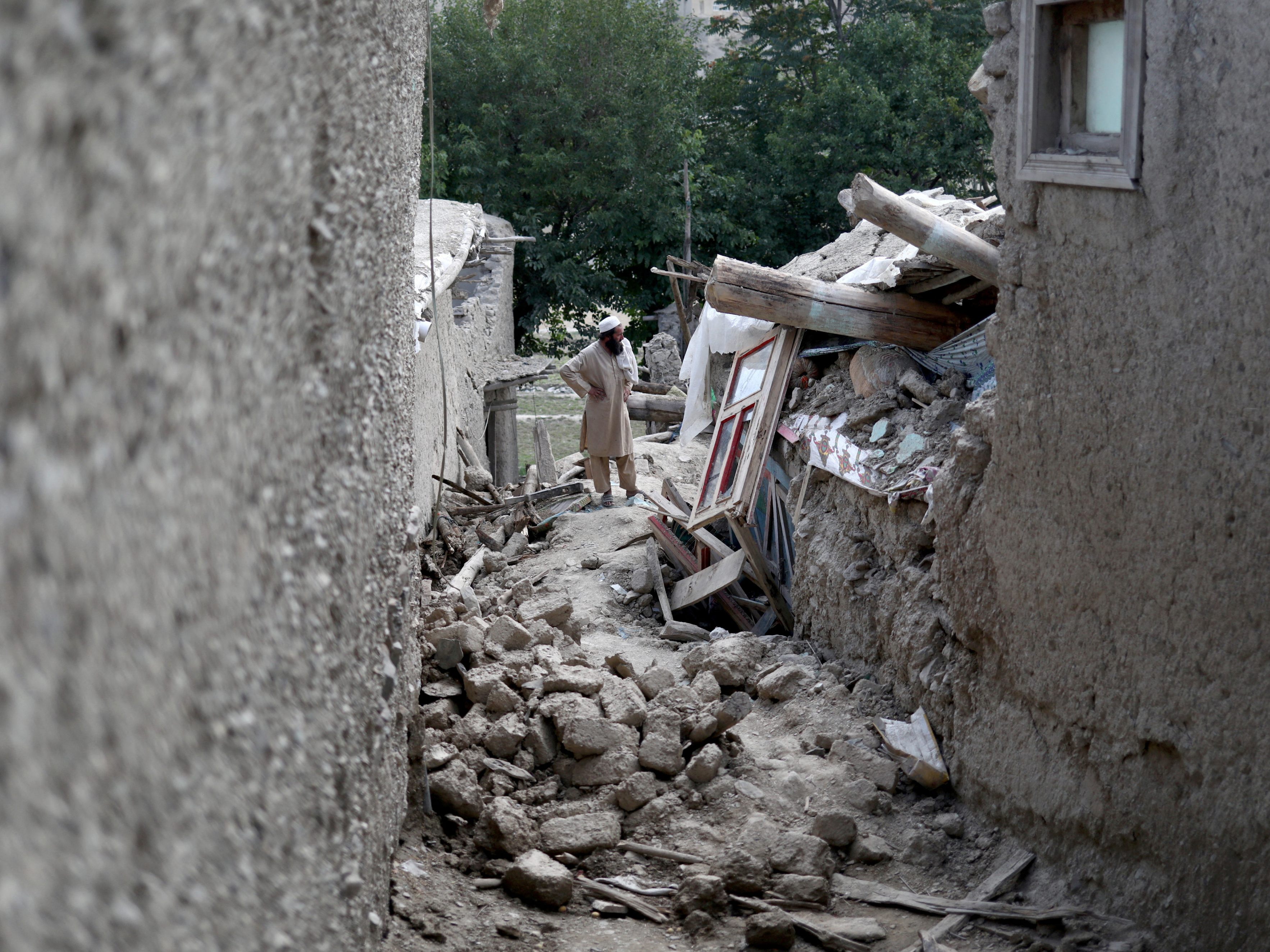 Nach dem Erdbeben in Afhganistan unterstützt Österreich die Hilfsorganisationen mit sieben Mio. Euro. Nach dem Erdbeben in Afhganistan unterstützt Österreich die Hilfsorganisationen mit sieben Mio. Euro.