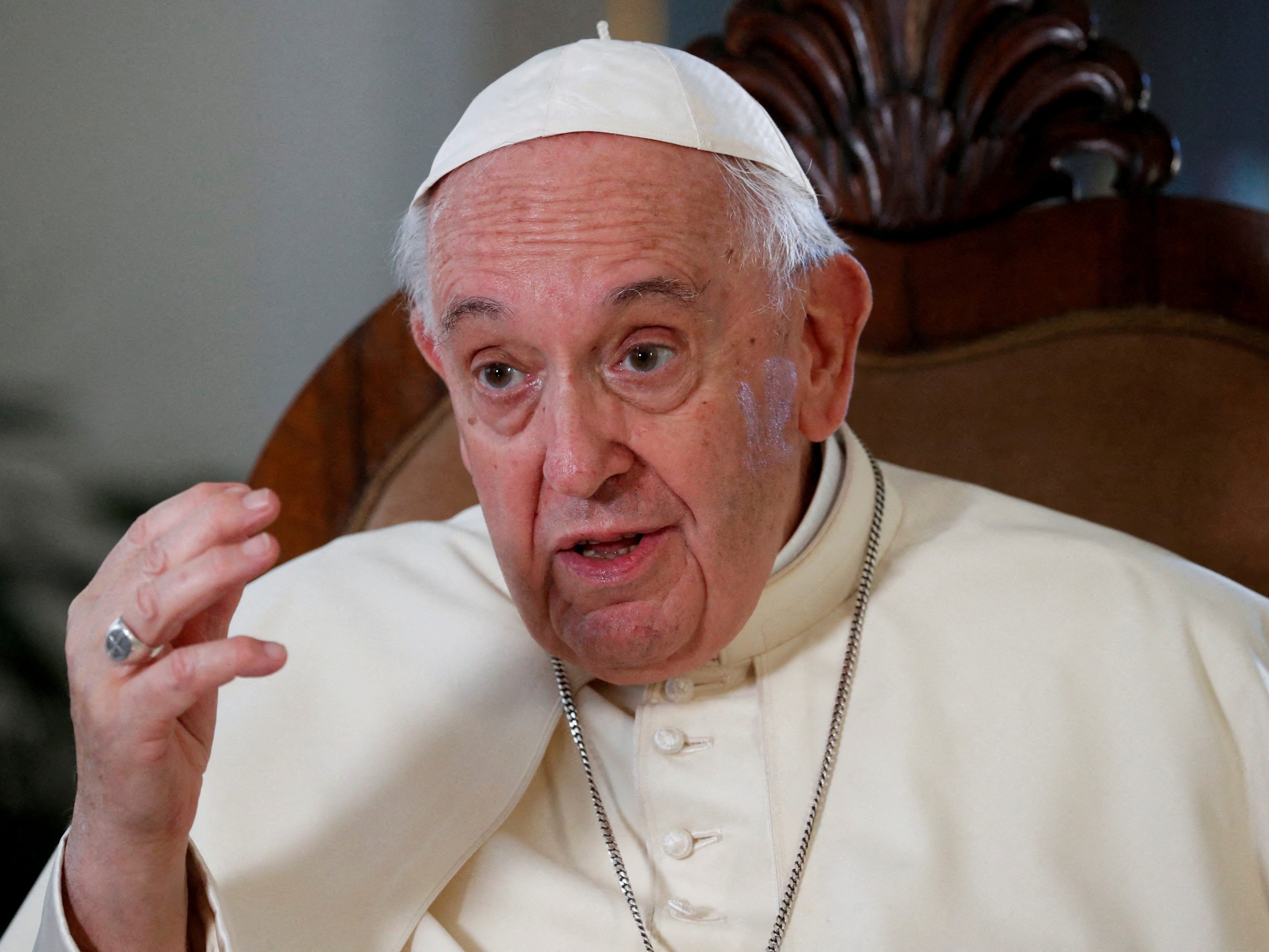 Papst Franziskus spricht in einem Interview von einem "dritten Weltkrieg auf Raten" Papst Franziskus spricht in einem Interview von einem "dritten Weltkrieg auf Raten"