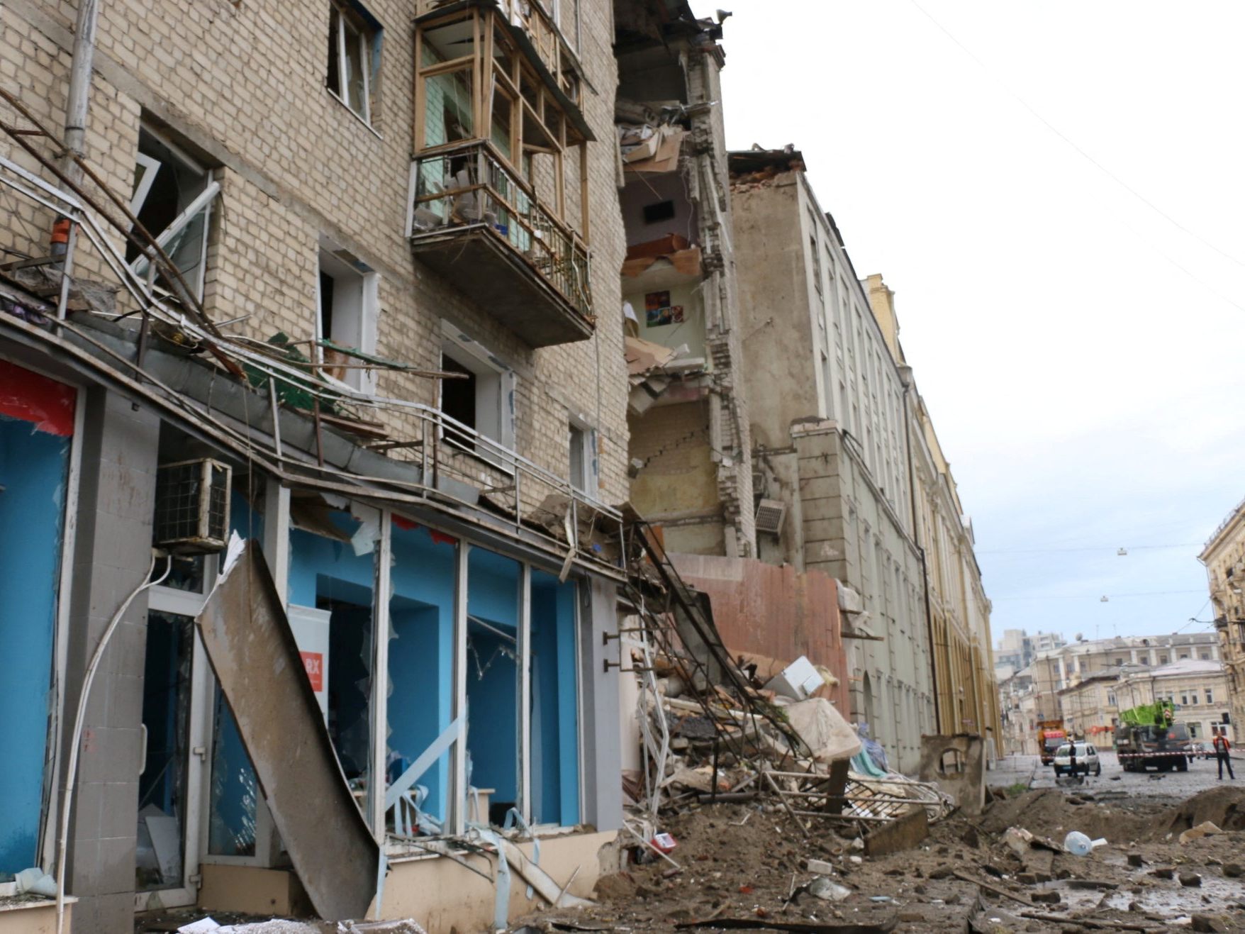 Russland greift Charkiw und andere Städte in der Ukraine massiv an Russland greift Charkiw und andere Städte in der Ukraine massiv an