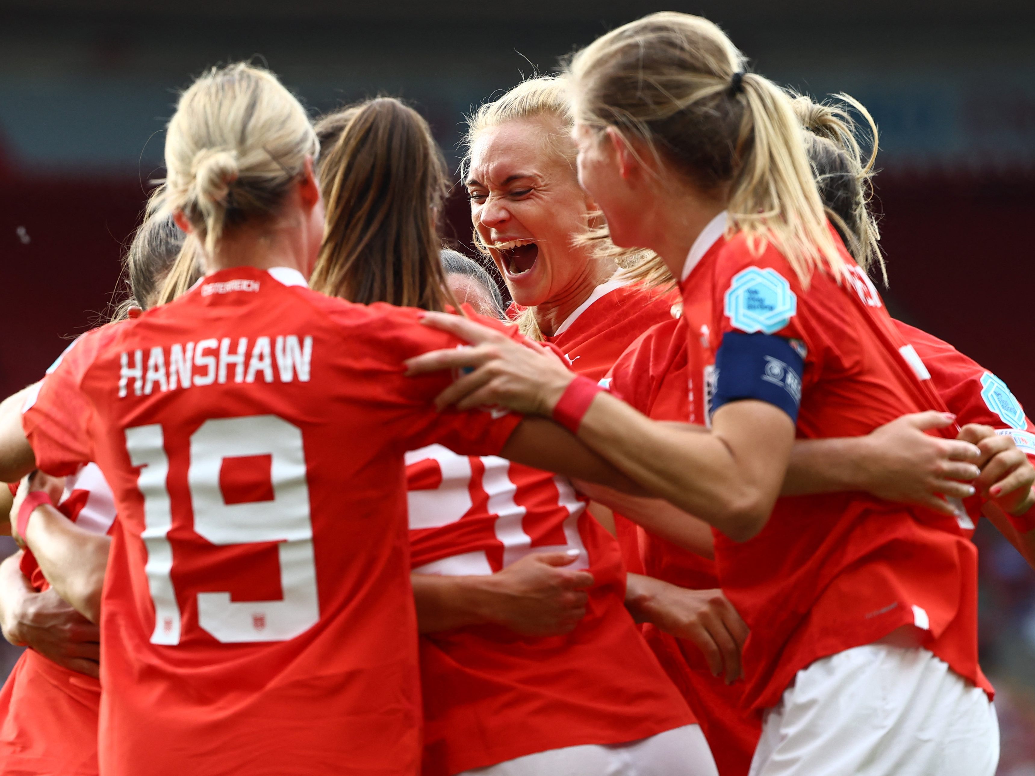 Fußballspielerin Katharina Naschenweng hat Corona. Fußballspielerin Katharina Naschenweng hat Corona.