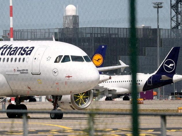 Bei Lufthansa wollen jetzt auch die Piloten streiken. Bei Lufthansa wollen jetzt auch die Piloten streiken.