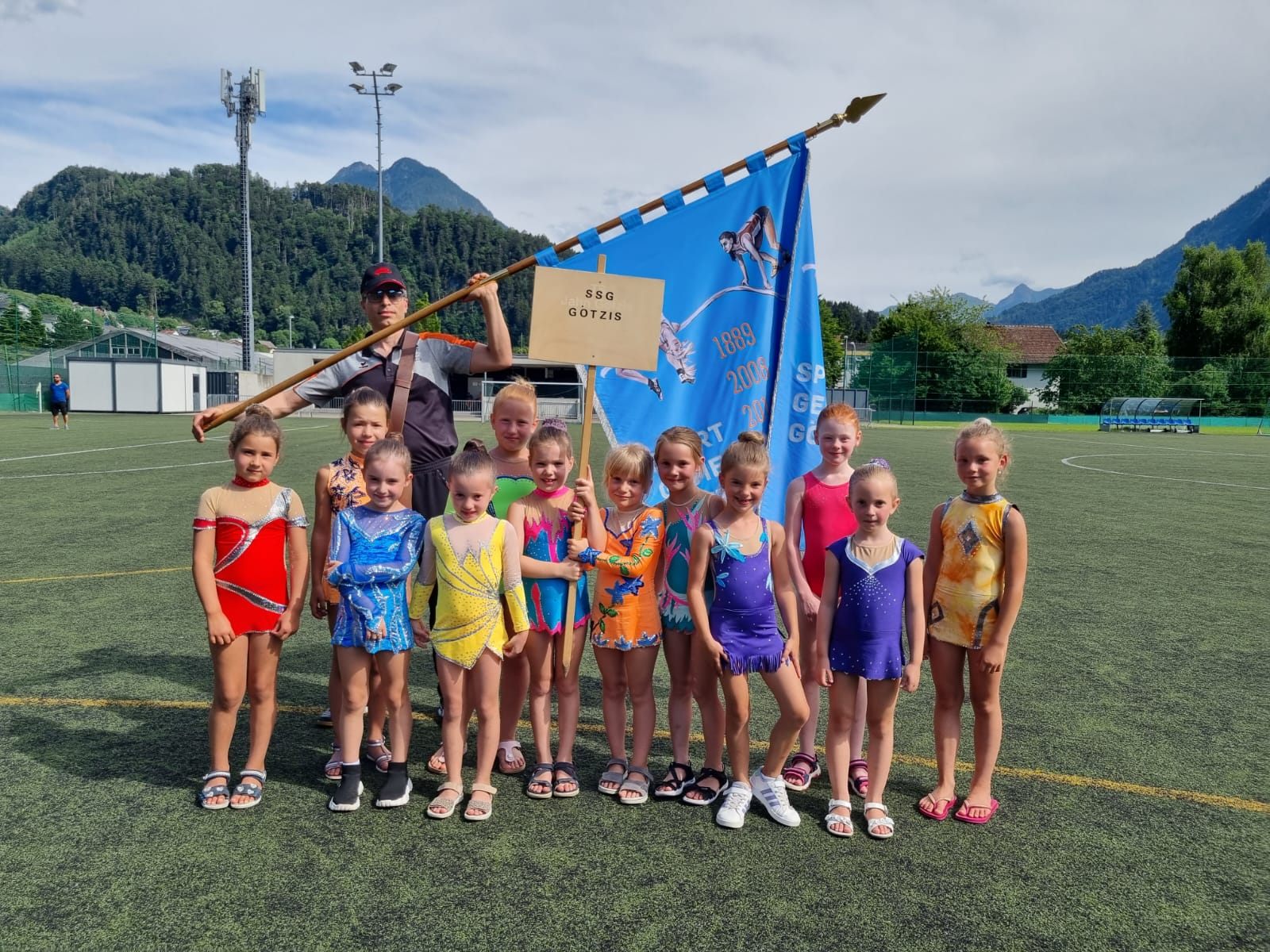Die Gymnastinnen der Sparkasse Sportgemeinschaft Götzis Die Gymnastinnen der Sparkasse Sportgemeinschaft Götzis