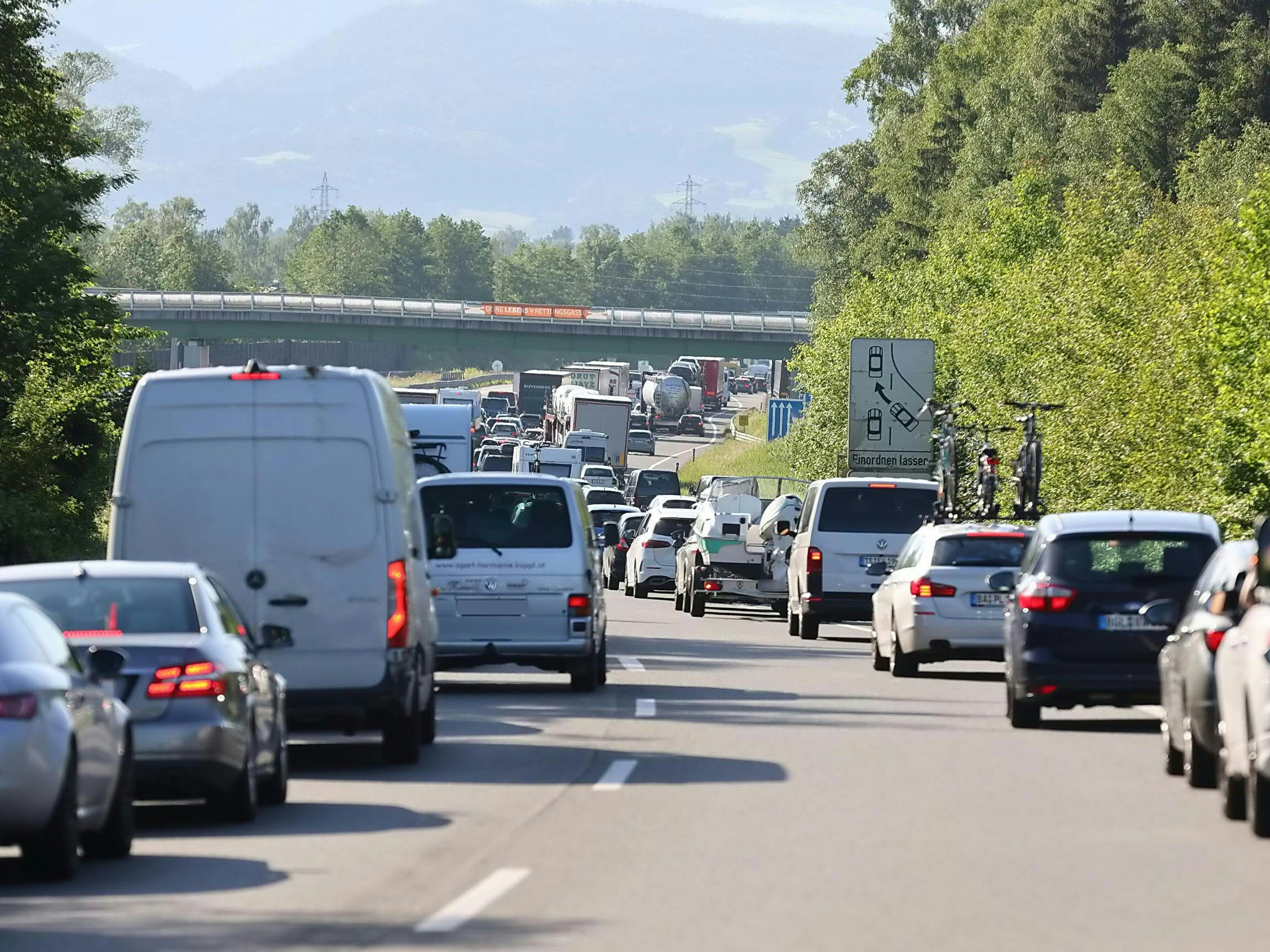 Das stärkste Reisewochenende des Sommers 2022 droht. Das stärkste Reisewochenende des Sommers 2022 droht.