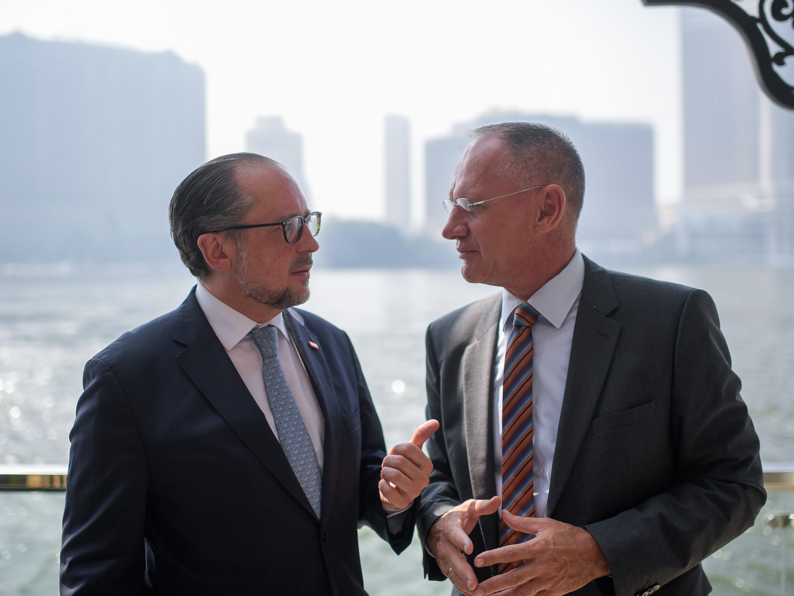 Am Montag sind Außenminister Alexander Schallenberg und Innenminister Gerhard Karner in Ankara zu Besuch. Am Montag sind Außenminister Alexander Schallenberg und Innenminister Gerhard Karner in Ankara zu Besuch.