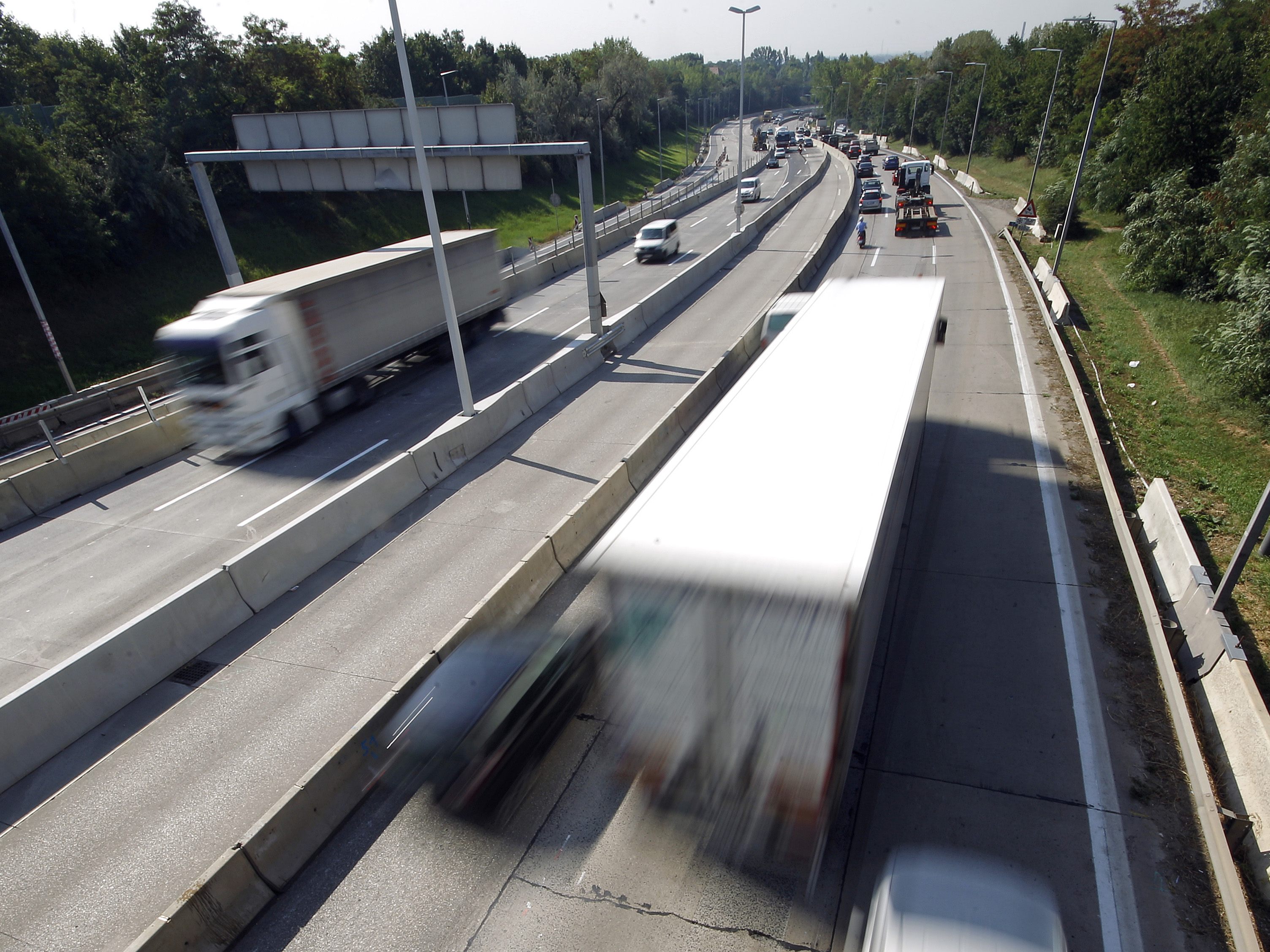 Diskussion im CO2-Bepreisung und Tempolimit auf Autobahnen. Diskussion im CO2-Bepreisung und Tempolimit auf Autobahnen.
