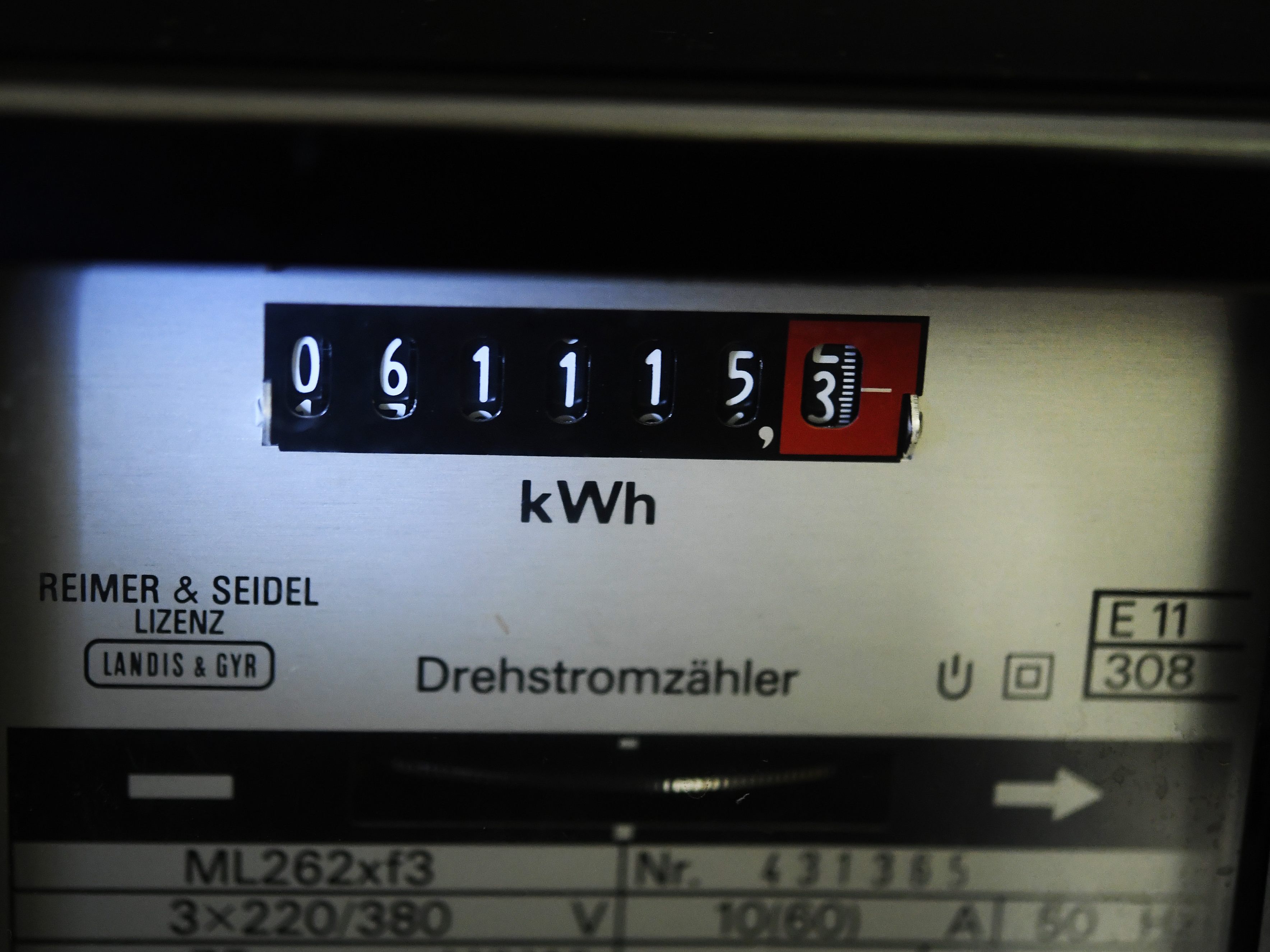 Ein Strompreisdeckel ohne Markteingriff soll zum Energiesparen animieren Ein Strompreisdeckel ohne Markteingriff soll zum Energiesparen animieren