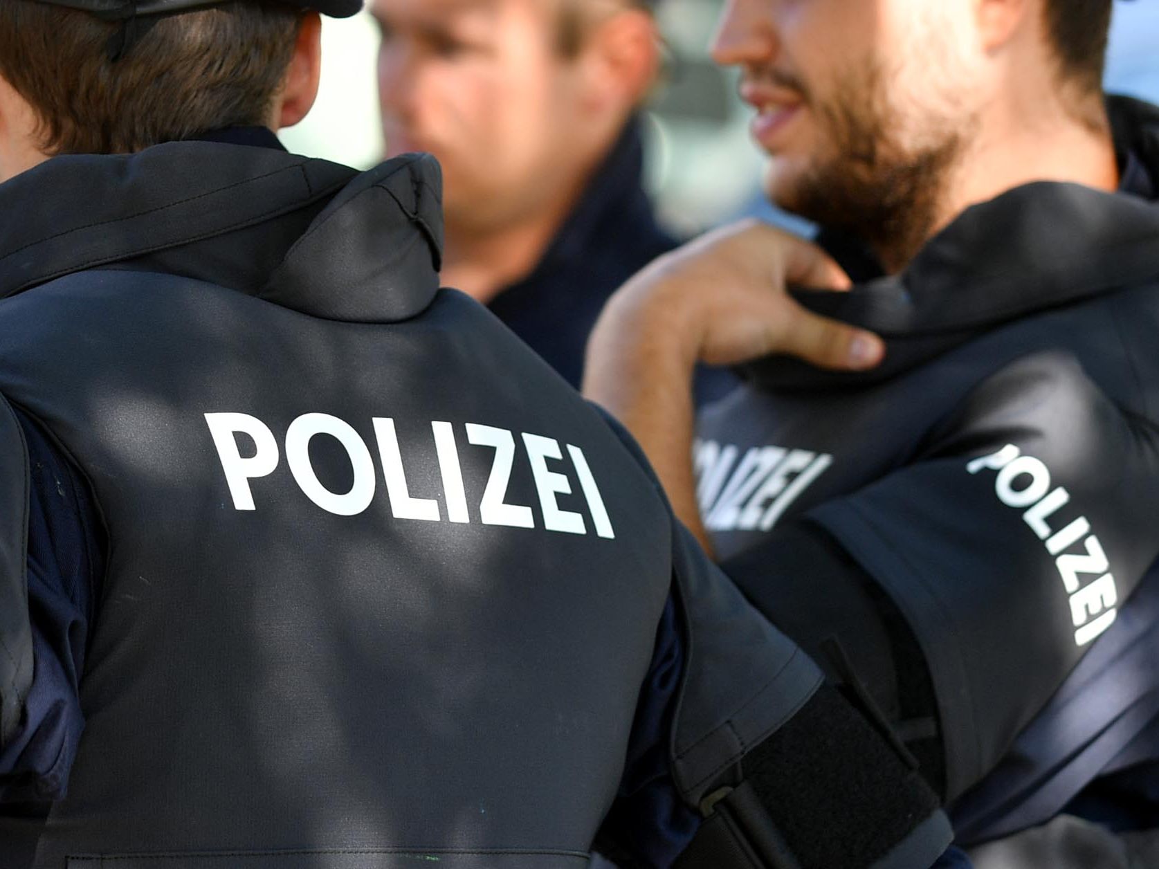 Bei dem Einsatz in Wien-Simmering wurde ein Polizist verletzt. Bei dem Einsatz in Wien-Simmering wurde ein Polizist verletzt.