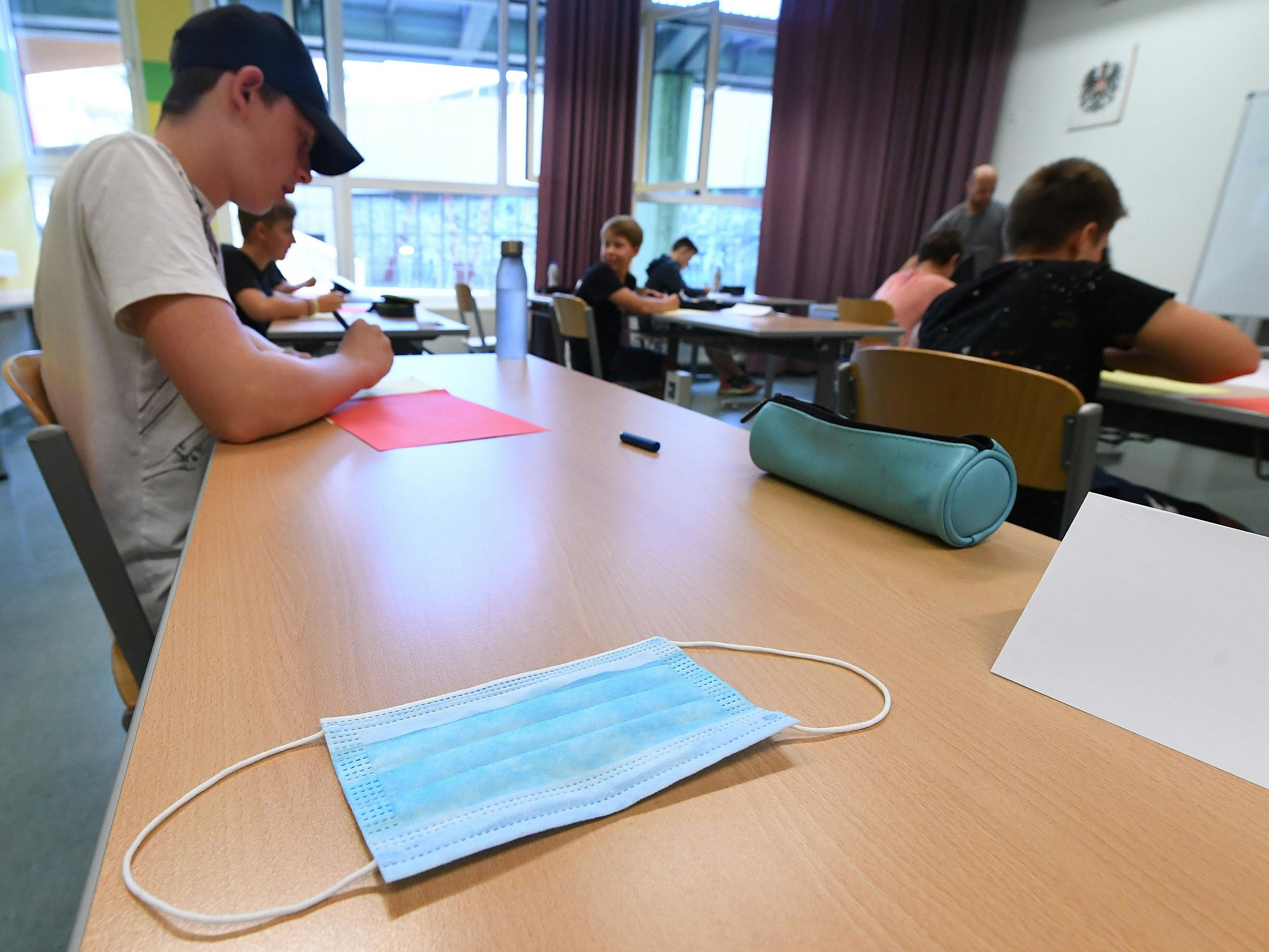 Die Wiener ÖVP spricht sich für eine Sommerschul-Verpflichtung für außerordentlicher Schüler aus.