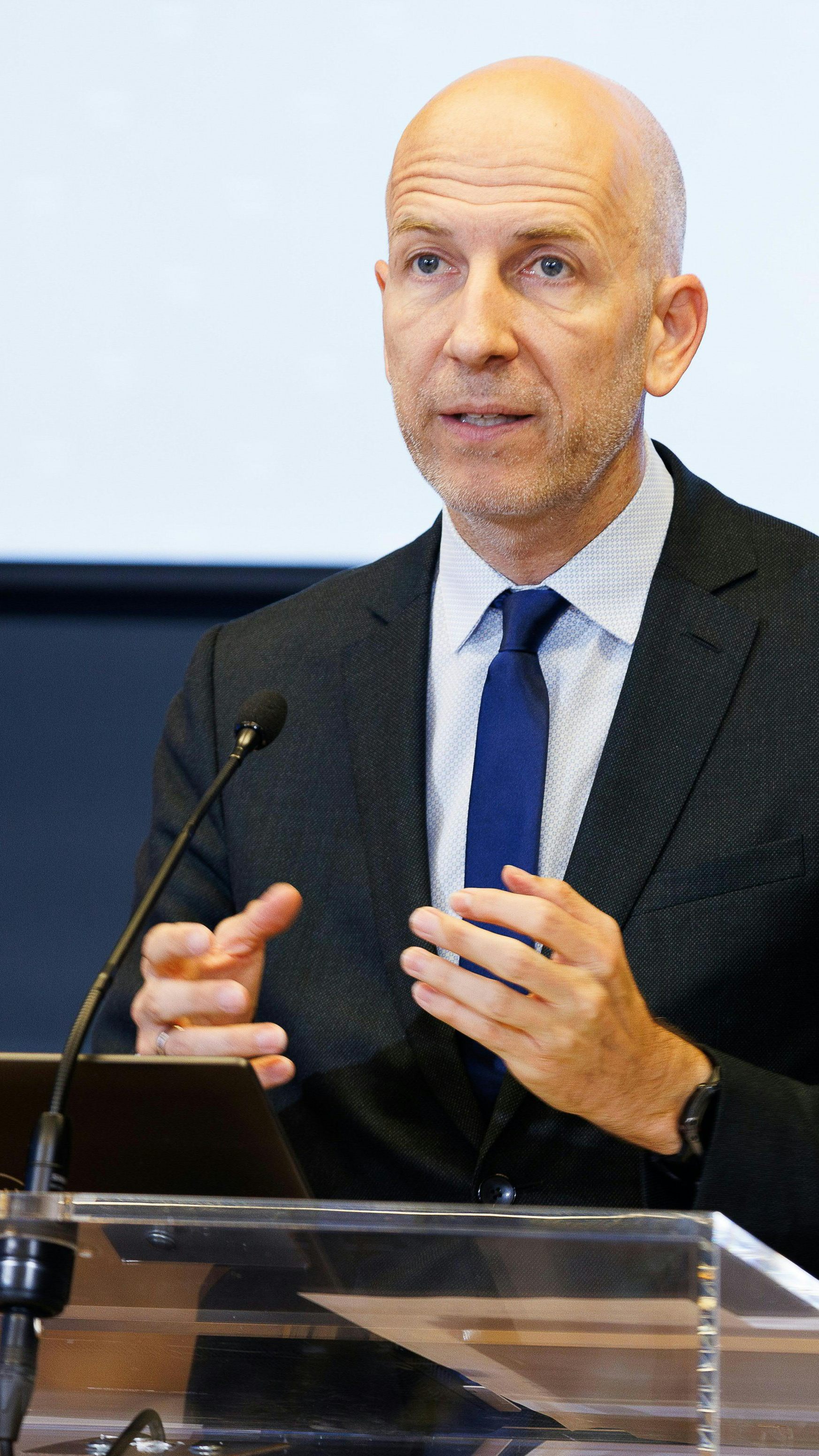 Laut Wirtschaftsminiser Martin Kocher sind saisonale Effekte Grund für den positiven Trend am Arbeitsmarkt.