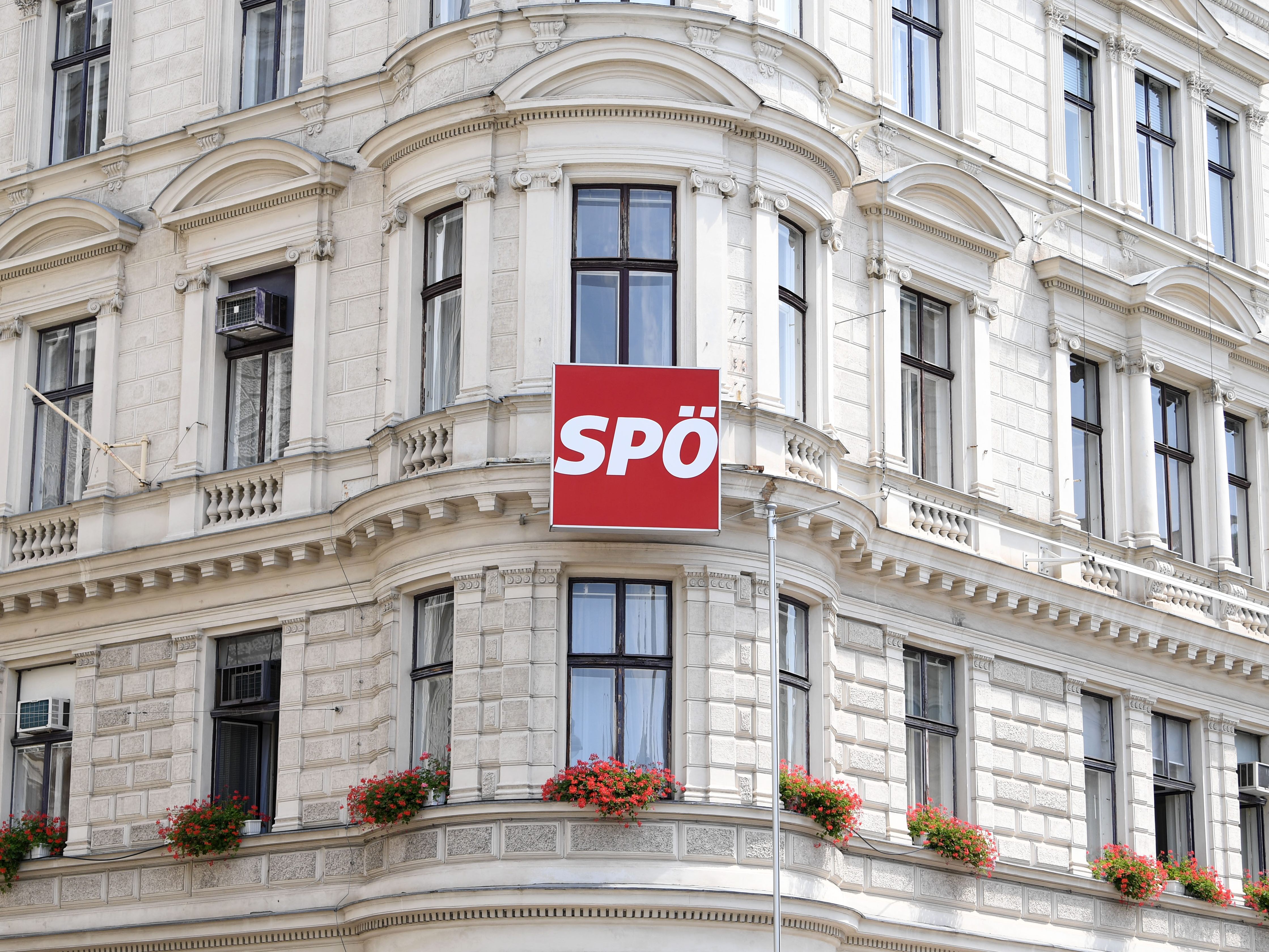 Die günstige Miete der SPÖ-Zentrale ist laut dem Rechnungshof unzulässig. Die günstige Miete der SPÖ-Zentrale ist laut dem Rechnungshof unzulässig.