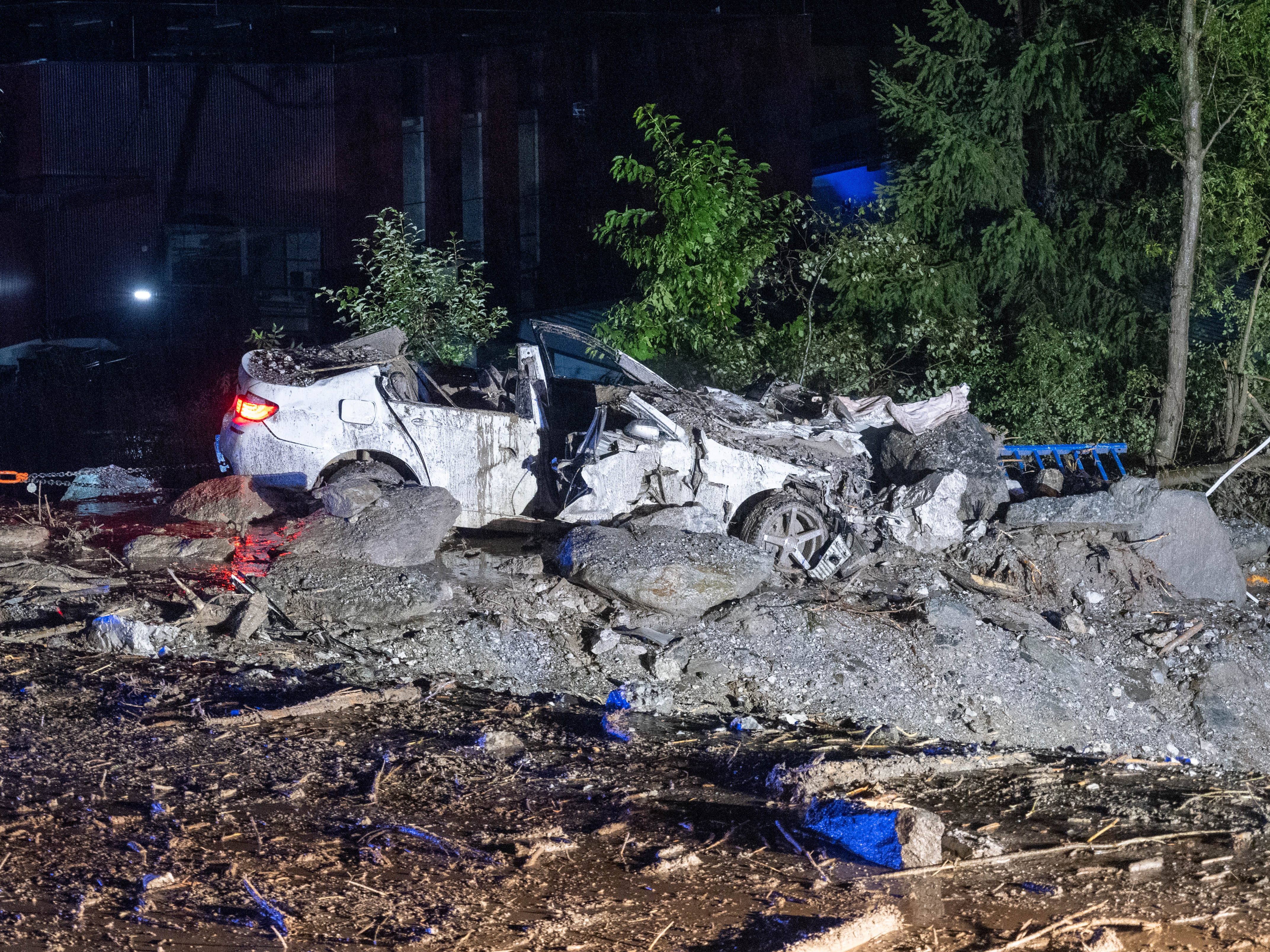 Zwei Verletzte nach Murenabgängen und Unwettern in Tirol.