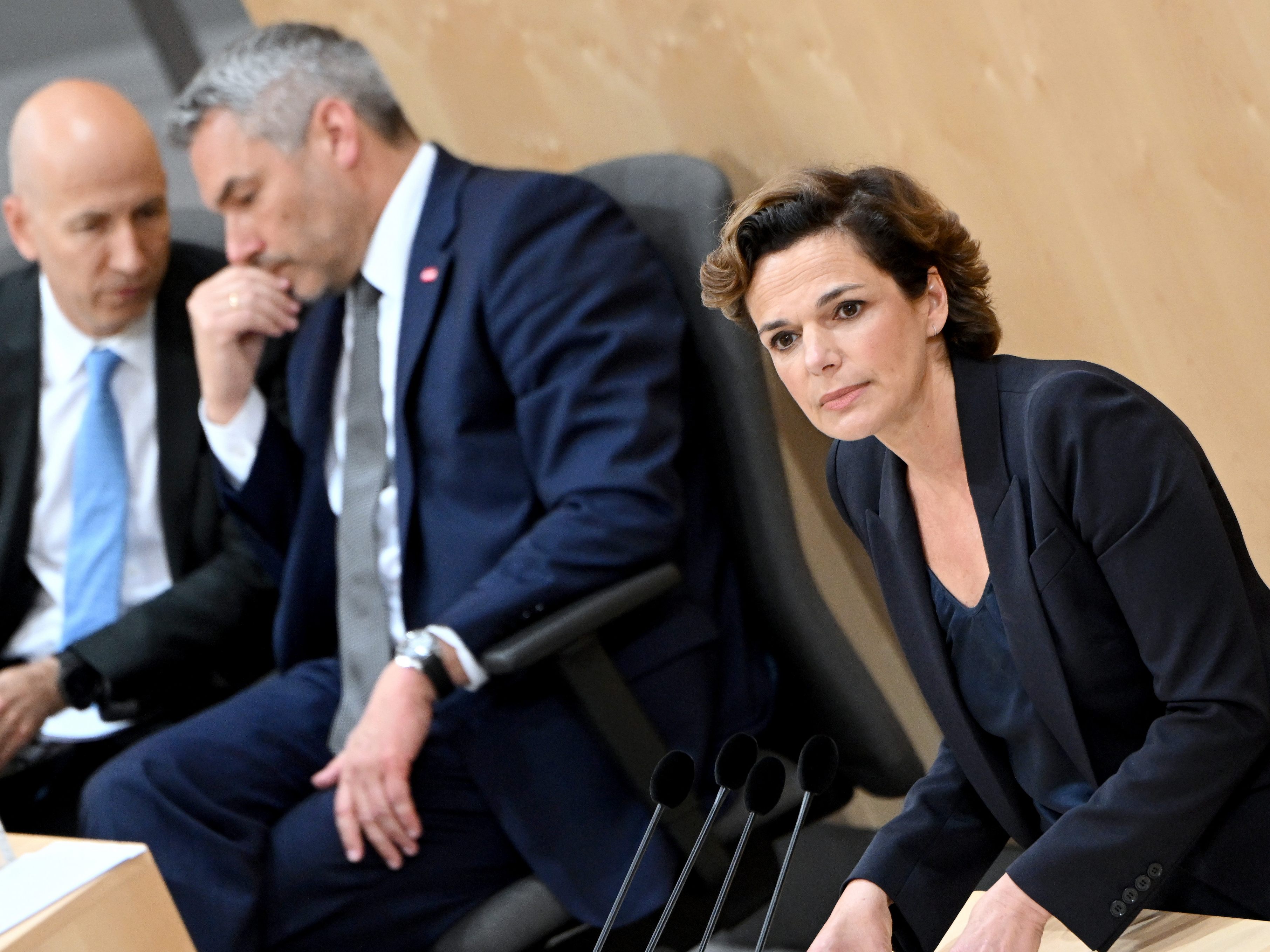 Im Nationalrat kam es heute zu hitzigen Diskussionen zum Thema Teuerung.