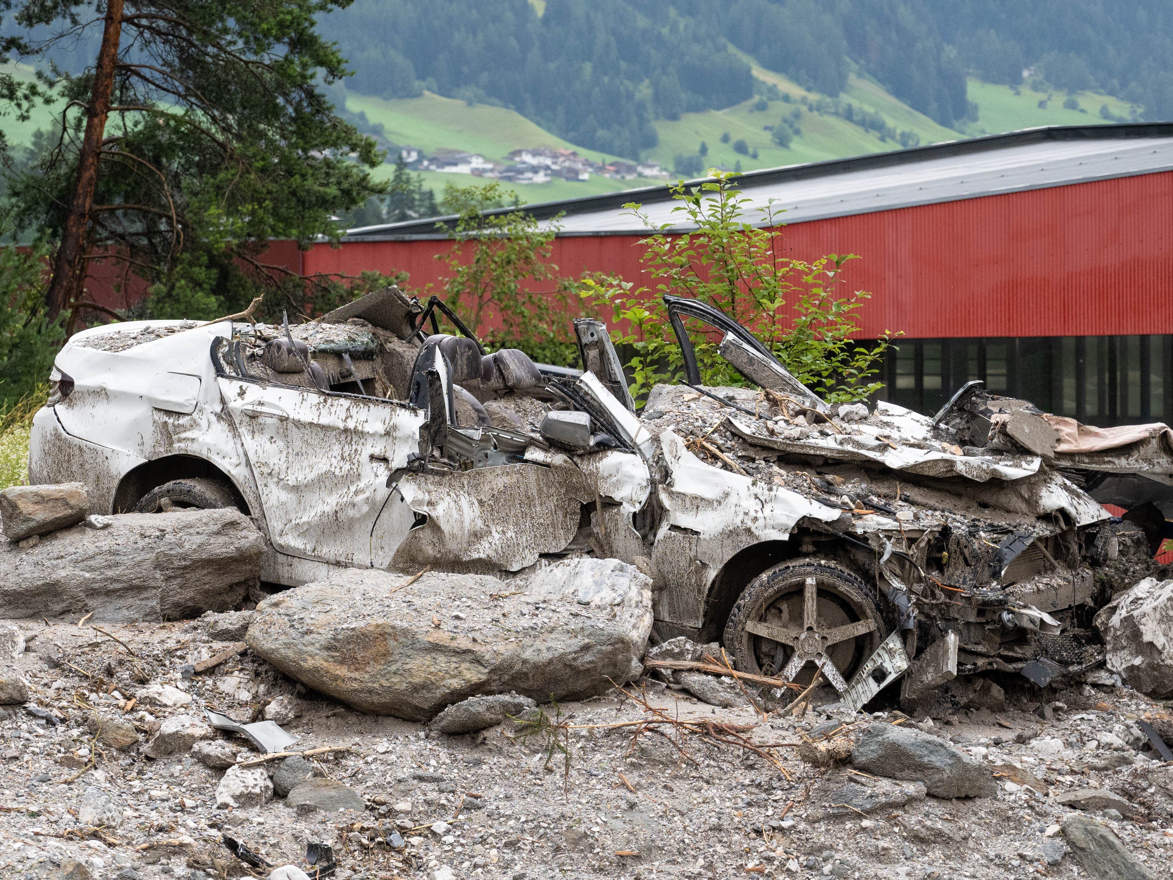 Im Stubaital sind die Aufräumarbeiten nach dem Unwetter in vollem Gange