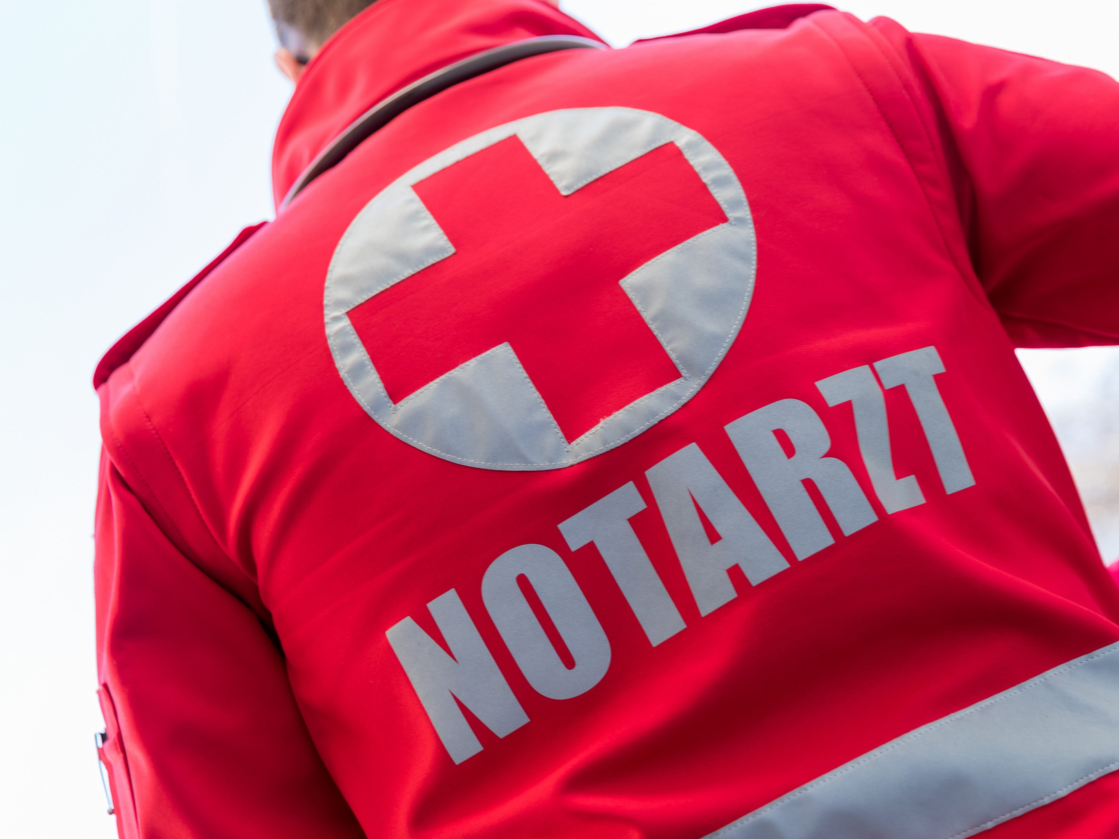 Der Notarzt konnte nur mehr den Tod des 19-Jährigen feststellen. Der Notarzt konnte nur mehr den Tod des 19-Jährigen feststellen.