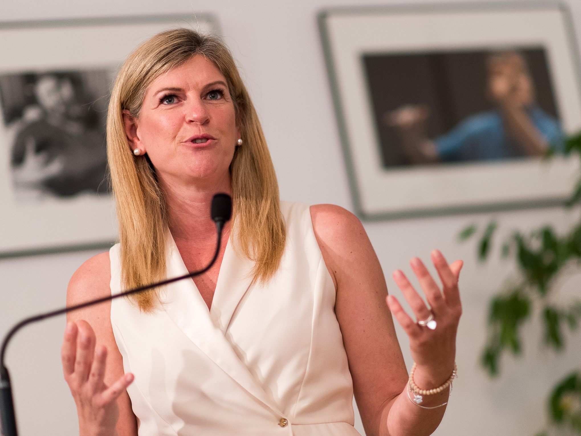 ÖVP-Abgeordnete Tanja Graf sorgte mit ihrem Auftritt im Nationalrat für Aufsehen. ÖVP-Abgeordnete Tanja Graf sorgte mit ihrem Auftritt im Nationalrat für Aufsehen.