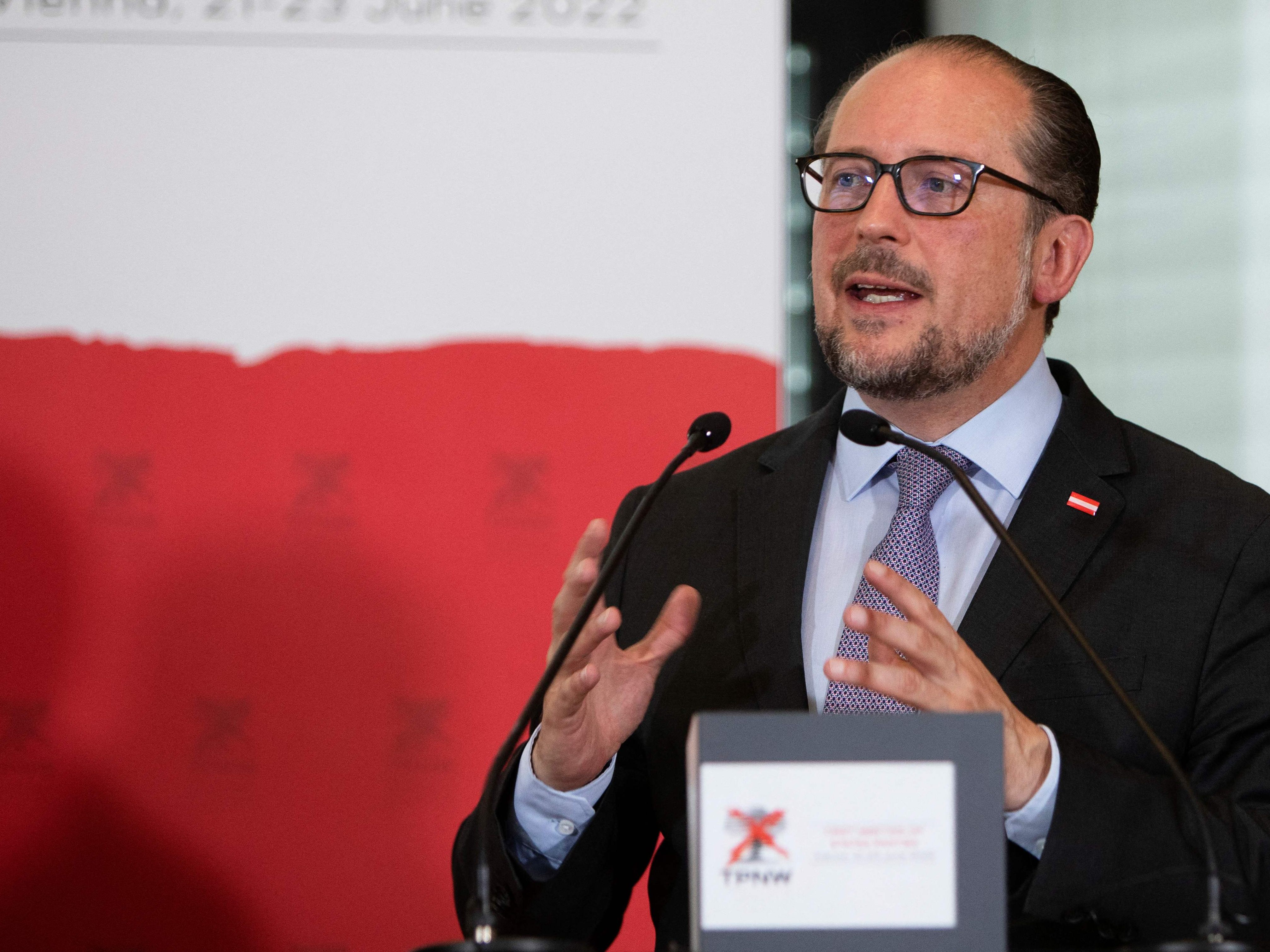 Außenminister Alexander Schallenberg spricht über Nachschärfungen bei den Russland-Sanktionen. Außenminister Alexander Schallenberg spricht über Nachschärfungen bei den Russland-Sanktionen.