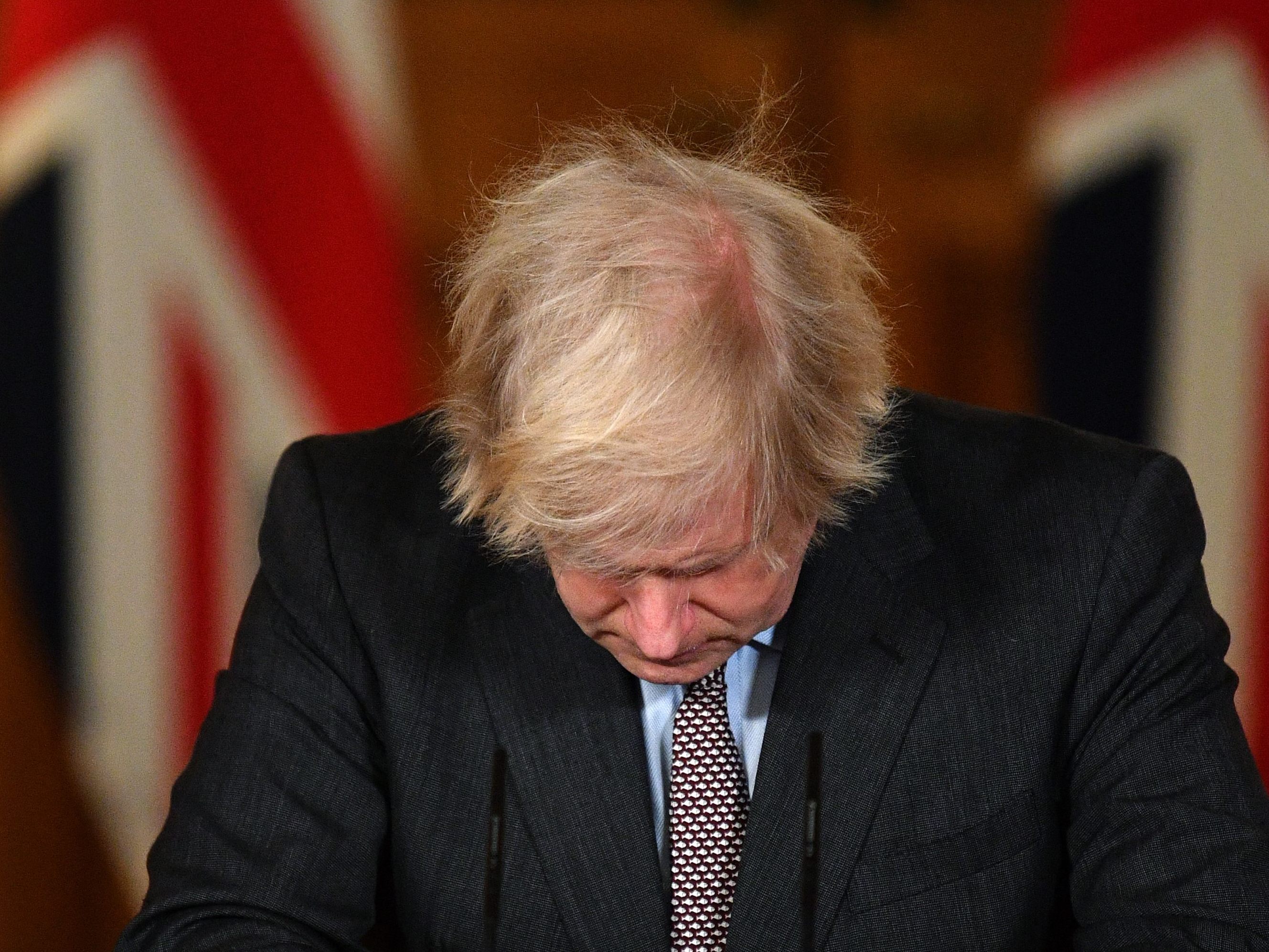 Boris Johnson tritt als Parteichef zurück. Boris Johnson tritt als Parteichef zurück.